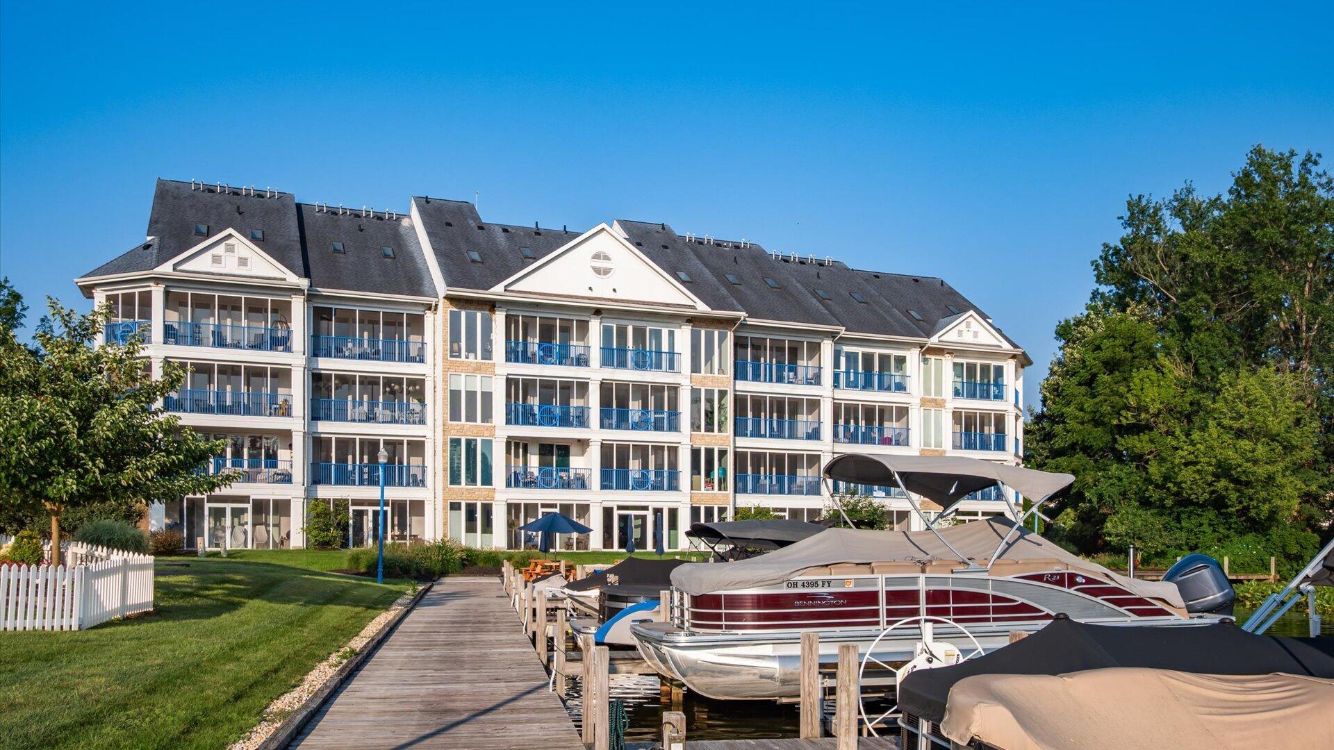 4401 Hunts Landing Road Se, 304 Property Photo 1