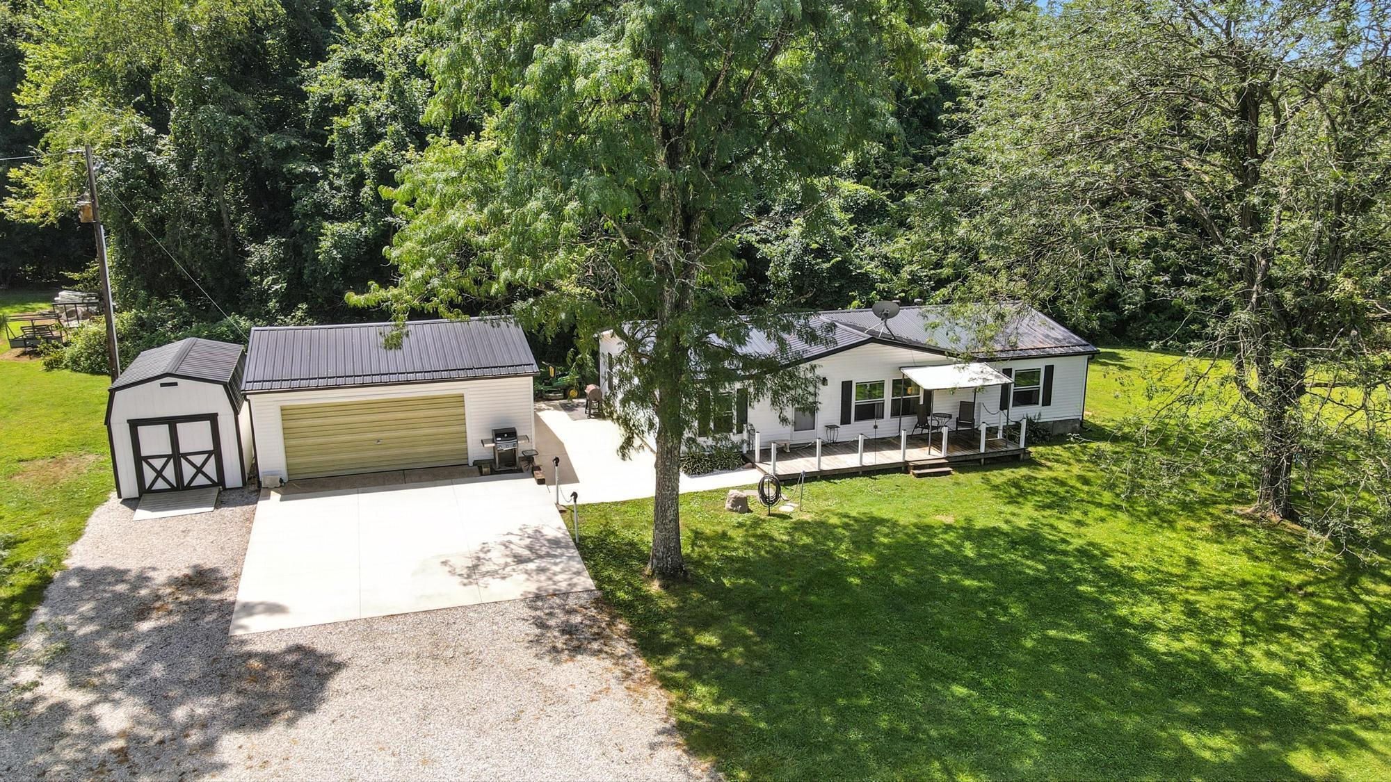 1891 Lake Road Ne Property Photo 1
