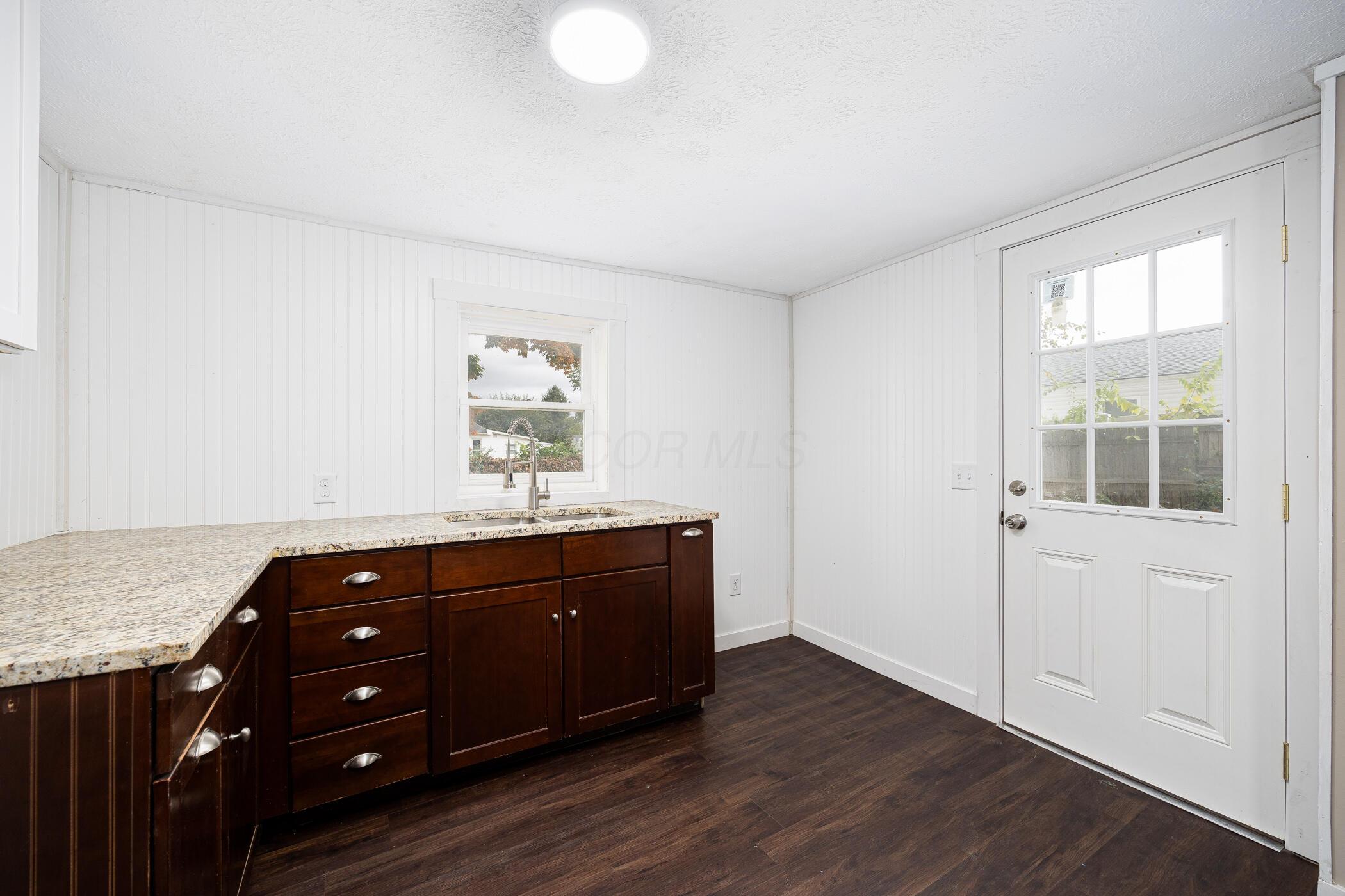 128 W Corwin Street Property Photo 18