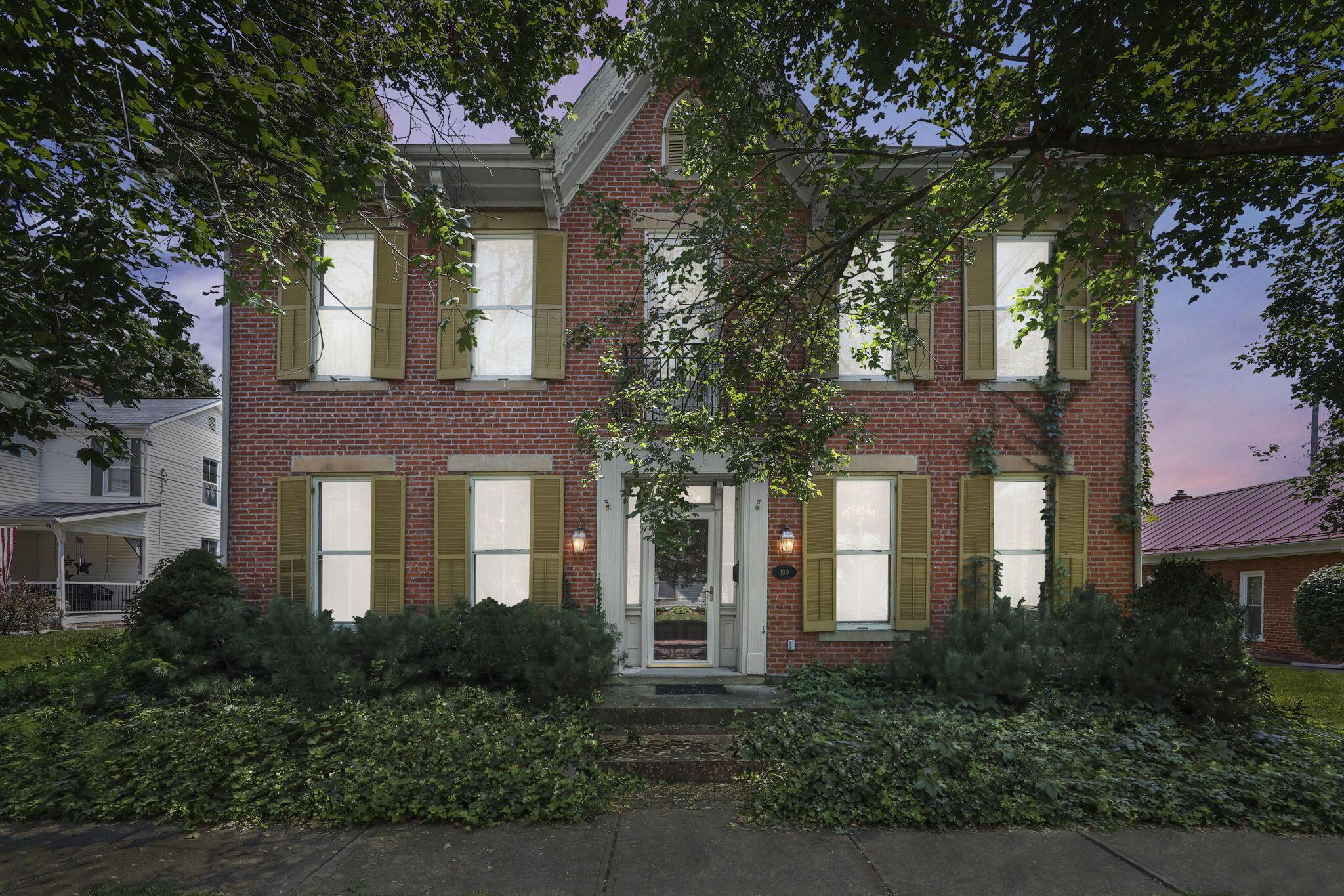190 Front Street Property Photo 1