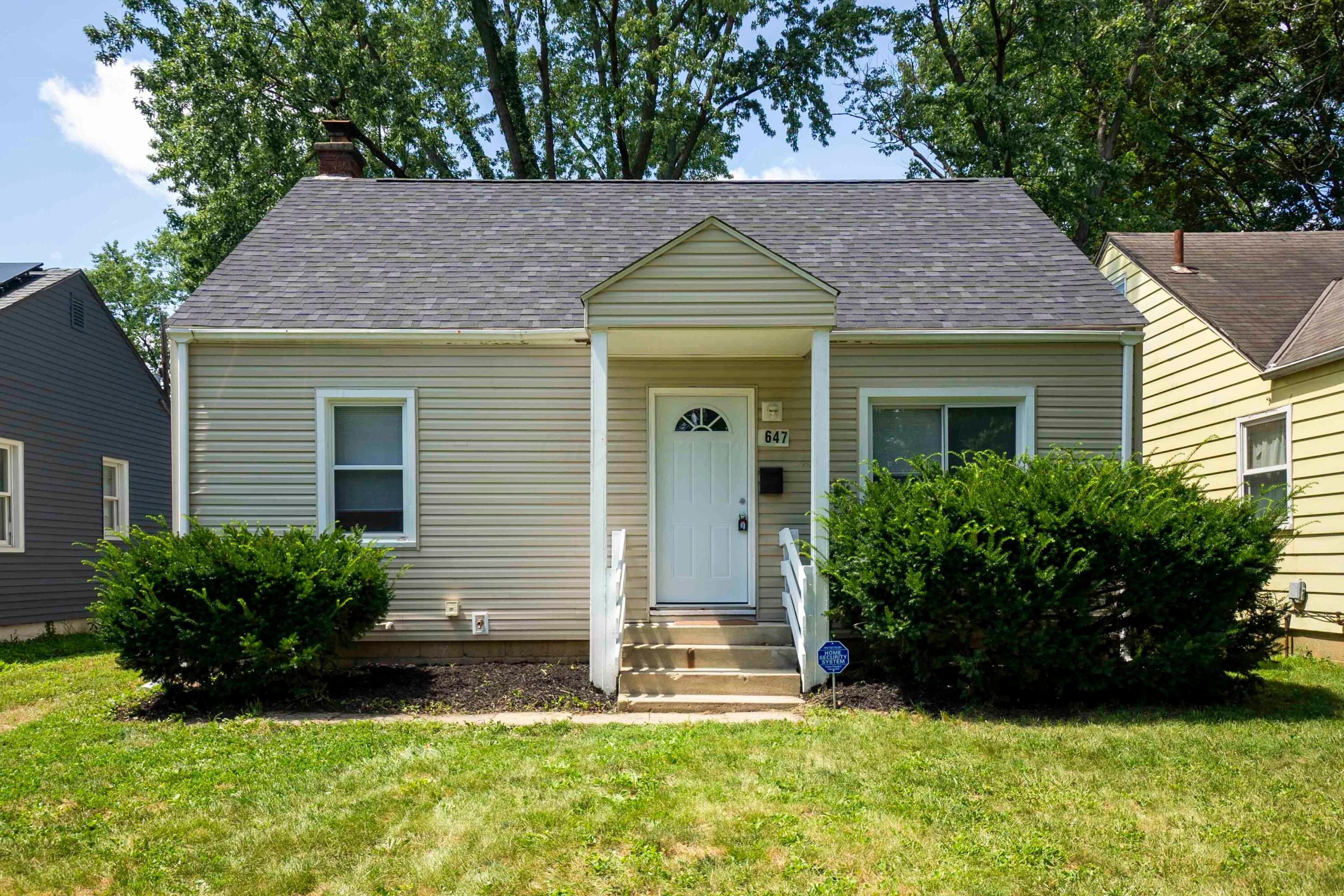 647 S Napoleon Avenue Property Photo 1
