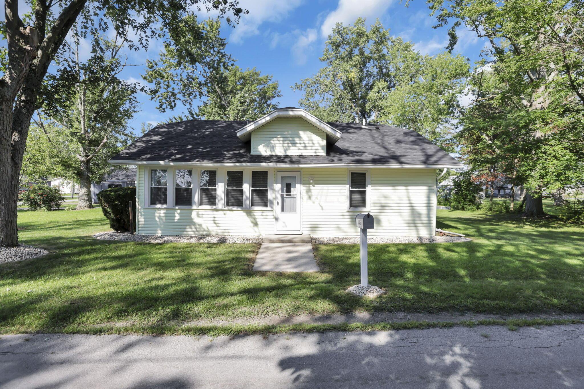 345 Park Avenue Property Photo 1
