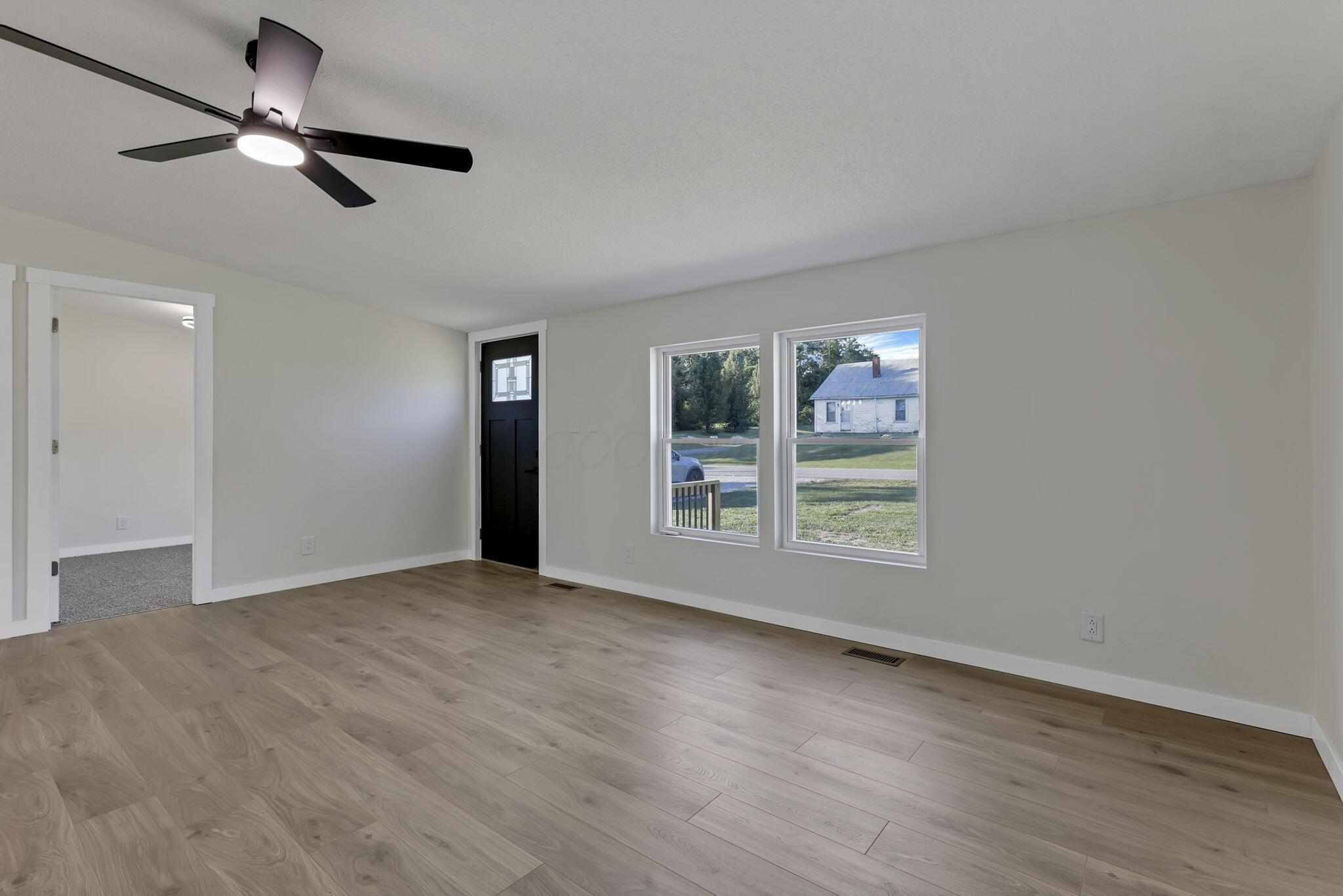 5475 Rush Creek Road Property Photo 8