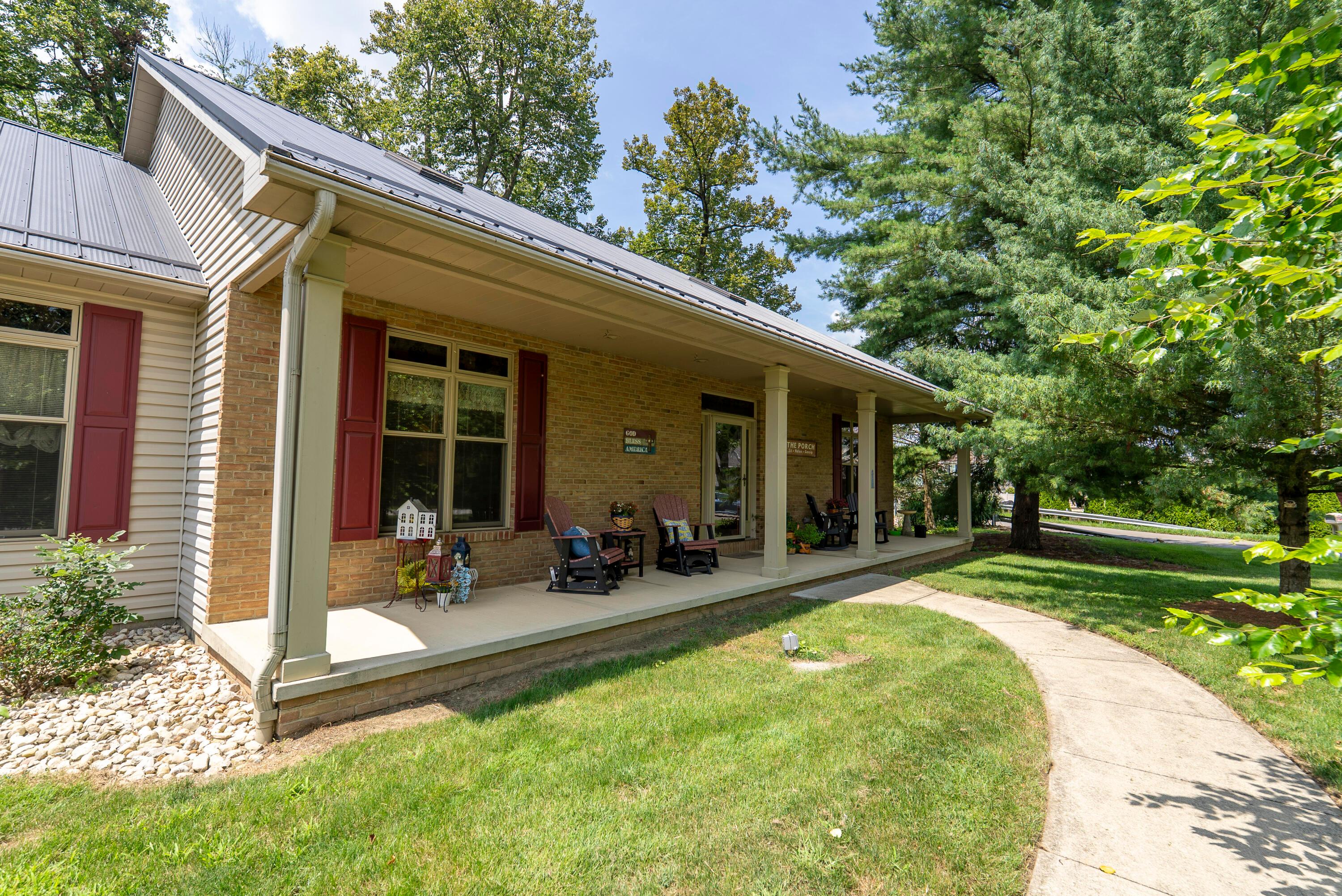 3427 Southbank Road Ne Property Photo 1