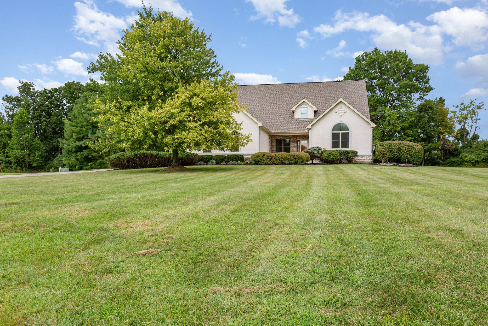 2690 Red Robin Way Property Photo 4
