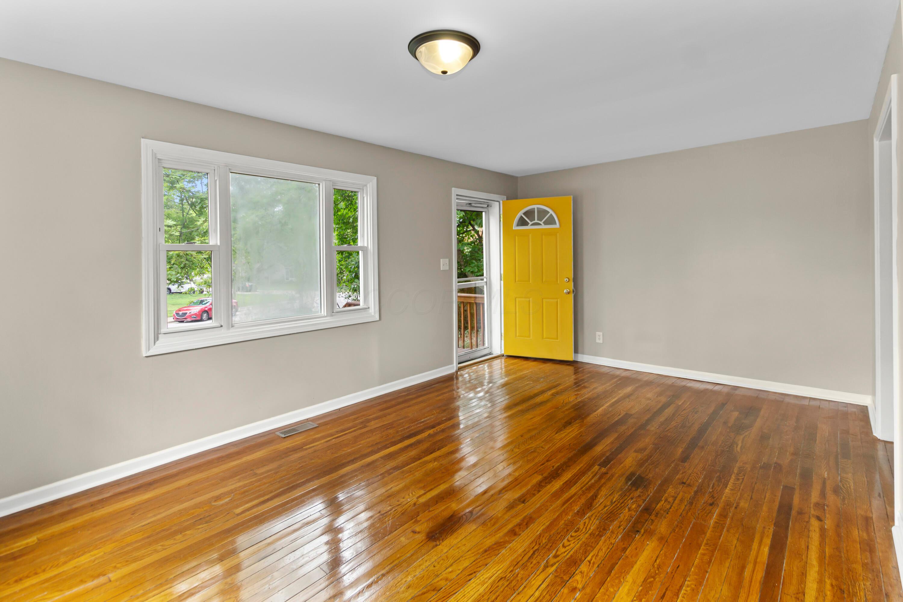 5542 Emerson Avenue Property Photo 1