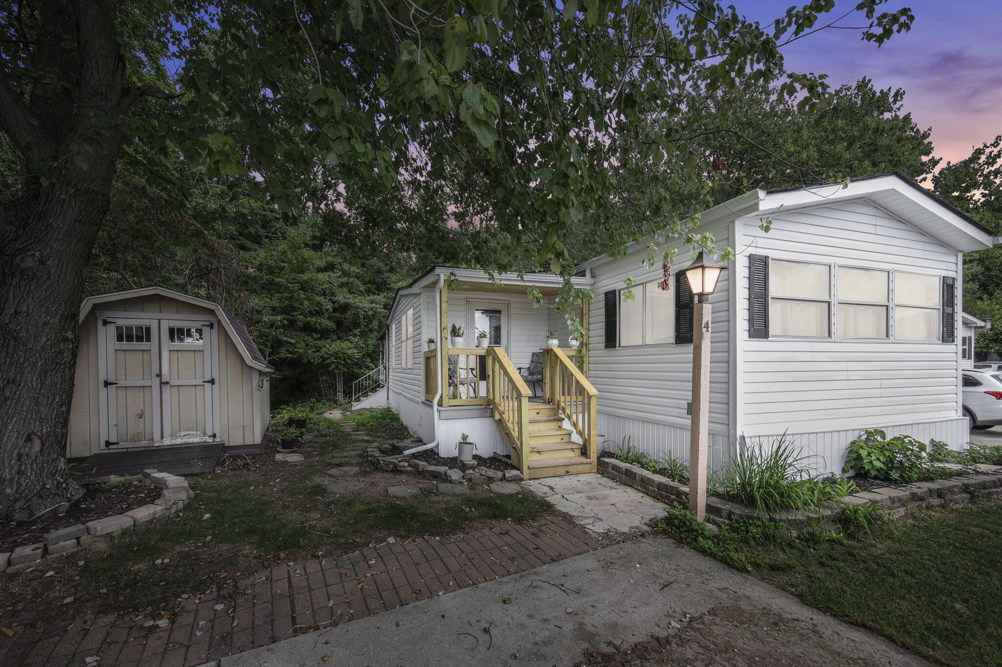 4 Ravine Ridge Drive Property Photo 1