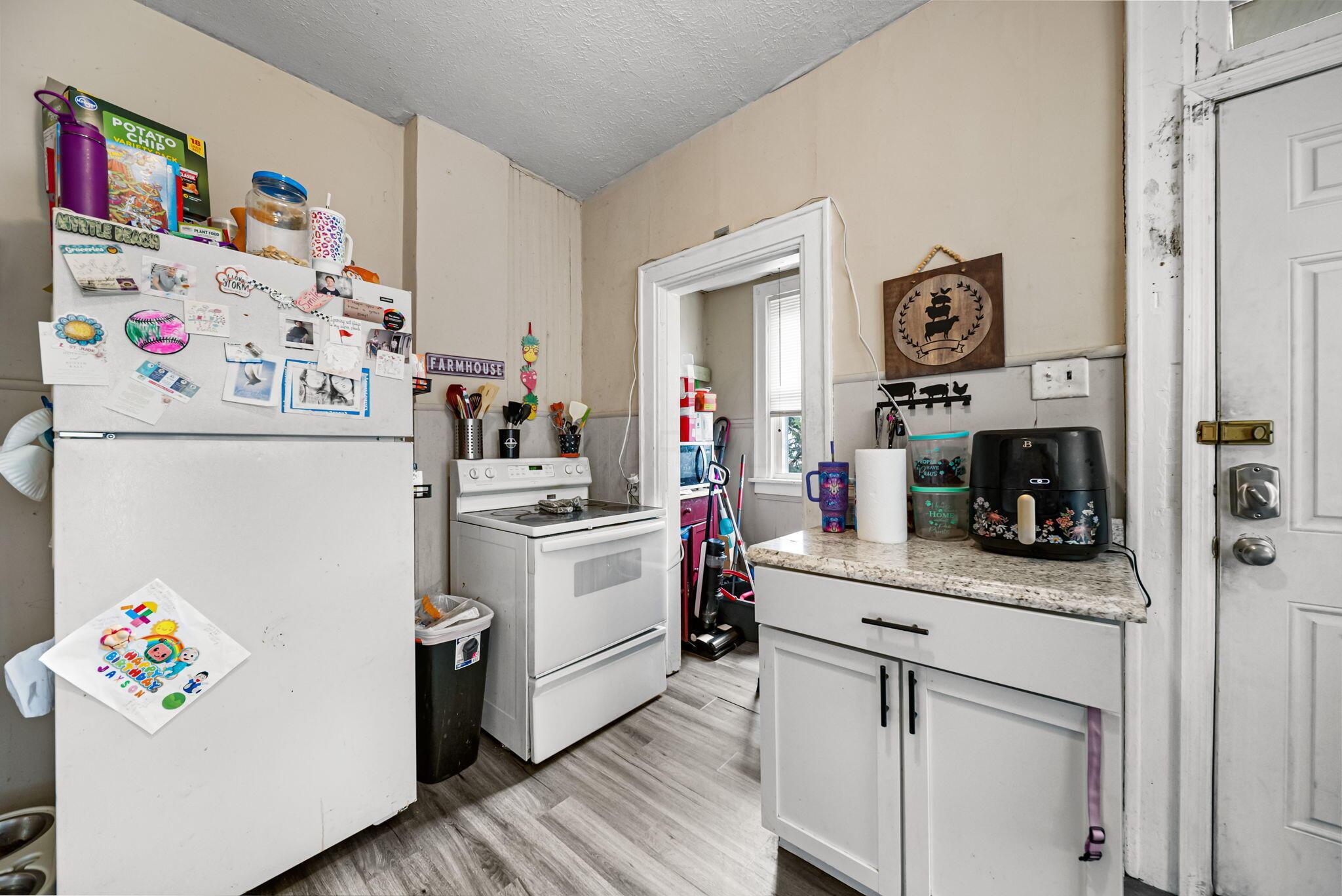 457 E Woodrow Avenue Property Photo 18