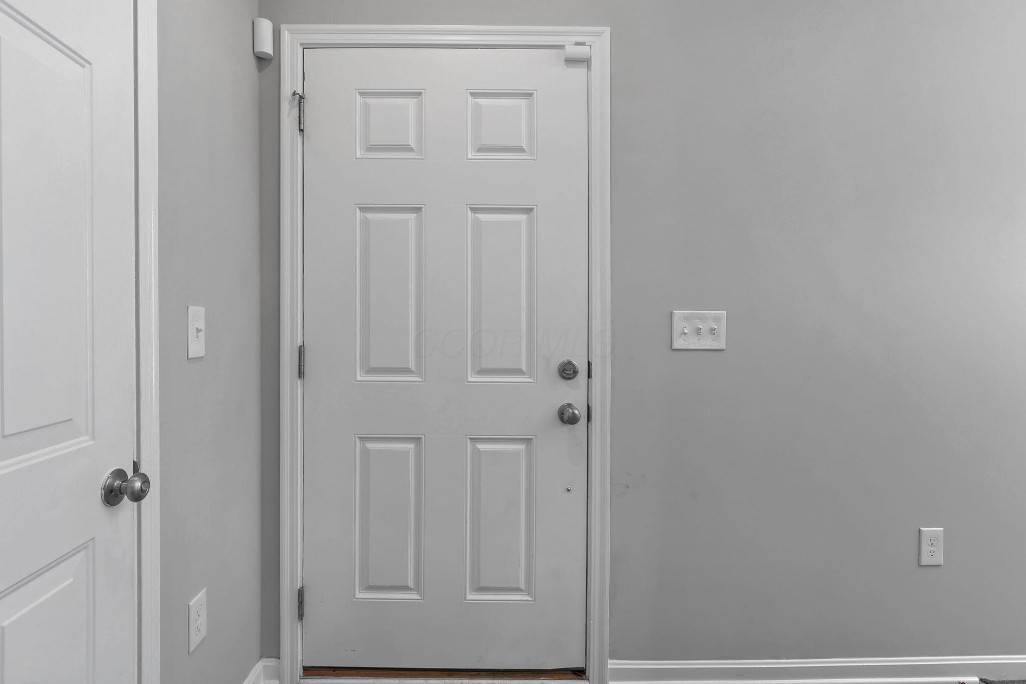 7362 Bromfield Drive Property Photo 5