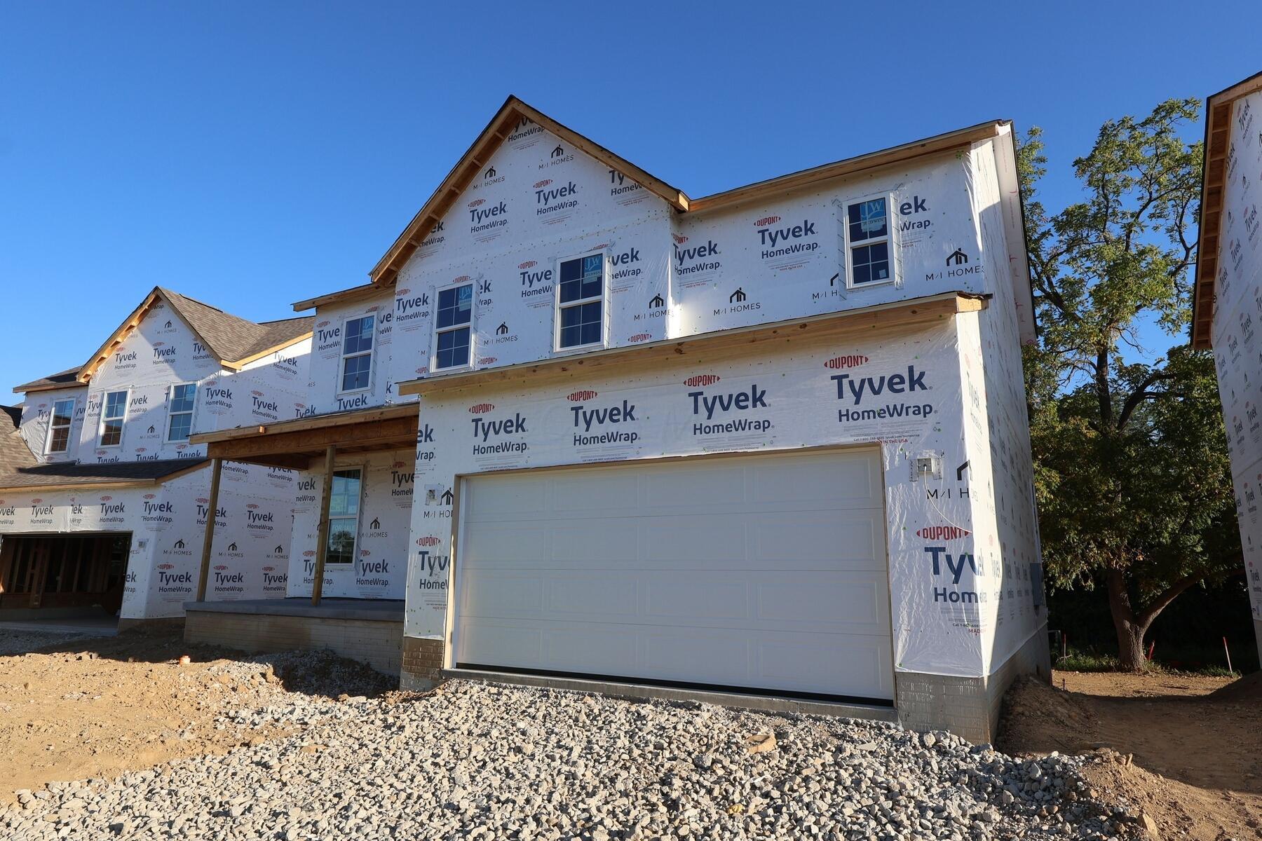 7906 Collins Drive Property Photo 1