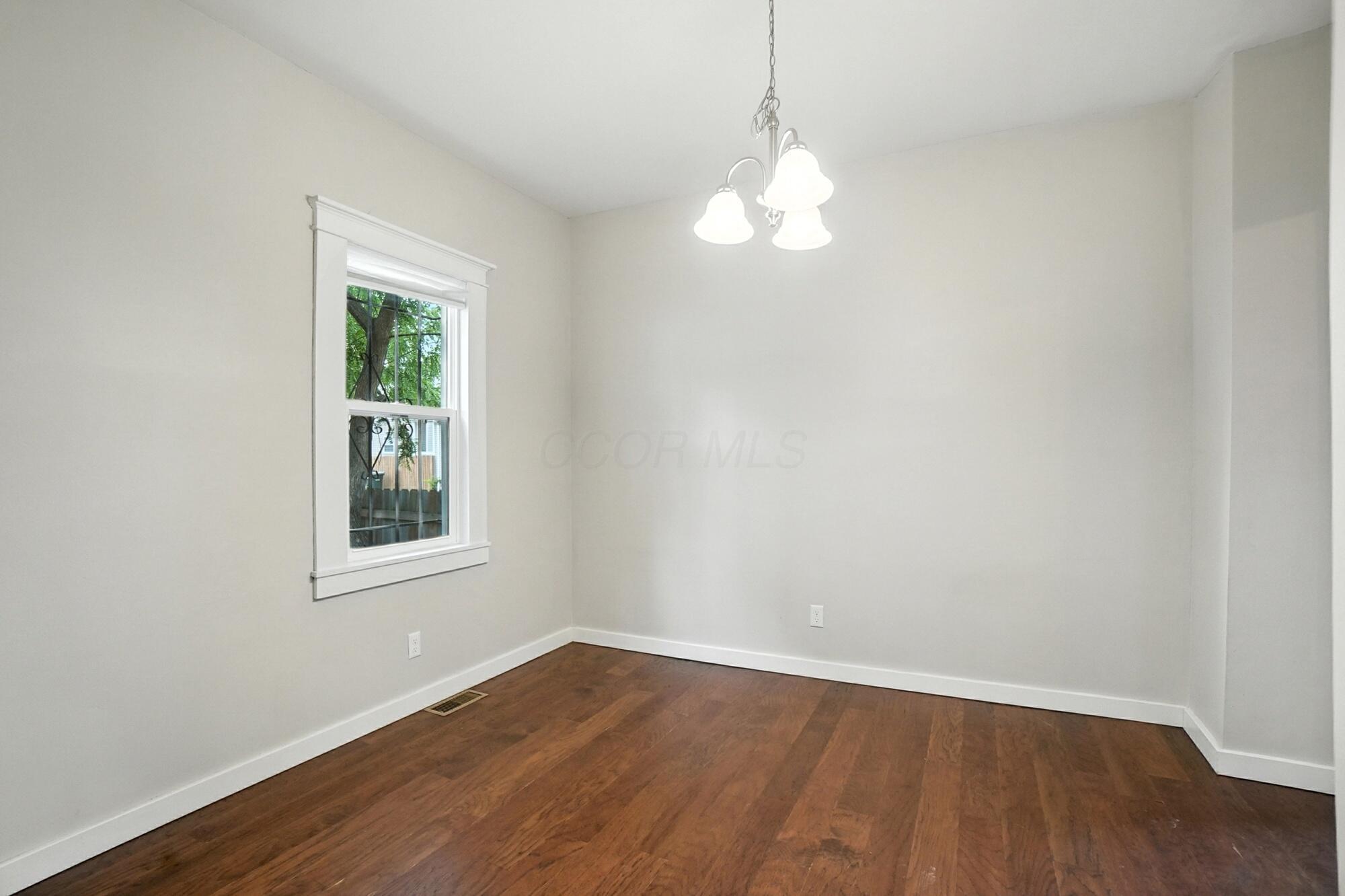 33 S Princeton Avenue Property Photo 15