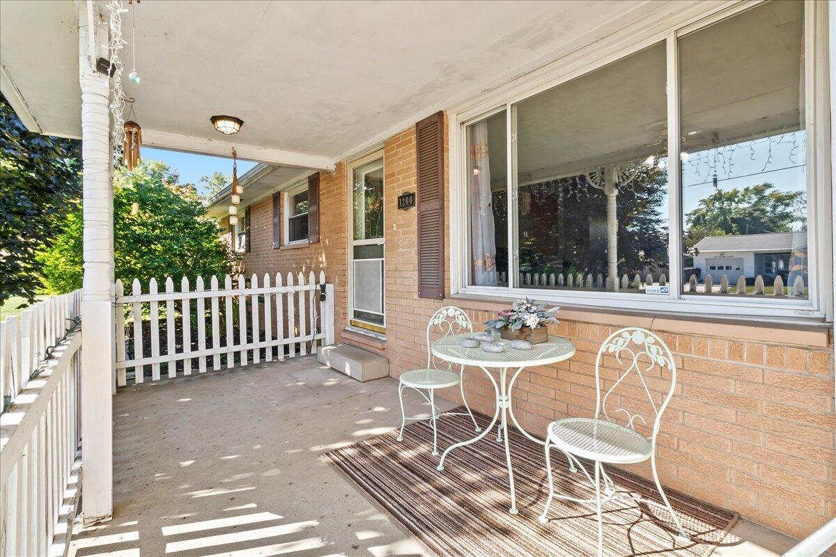 1200 Erie Street Property Photo 4