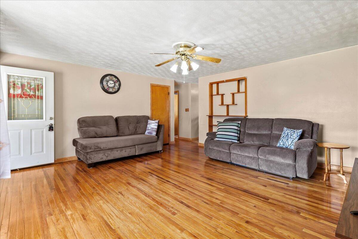 1200 Erie Street Property Photo 9