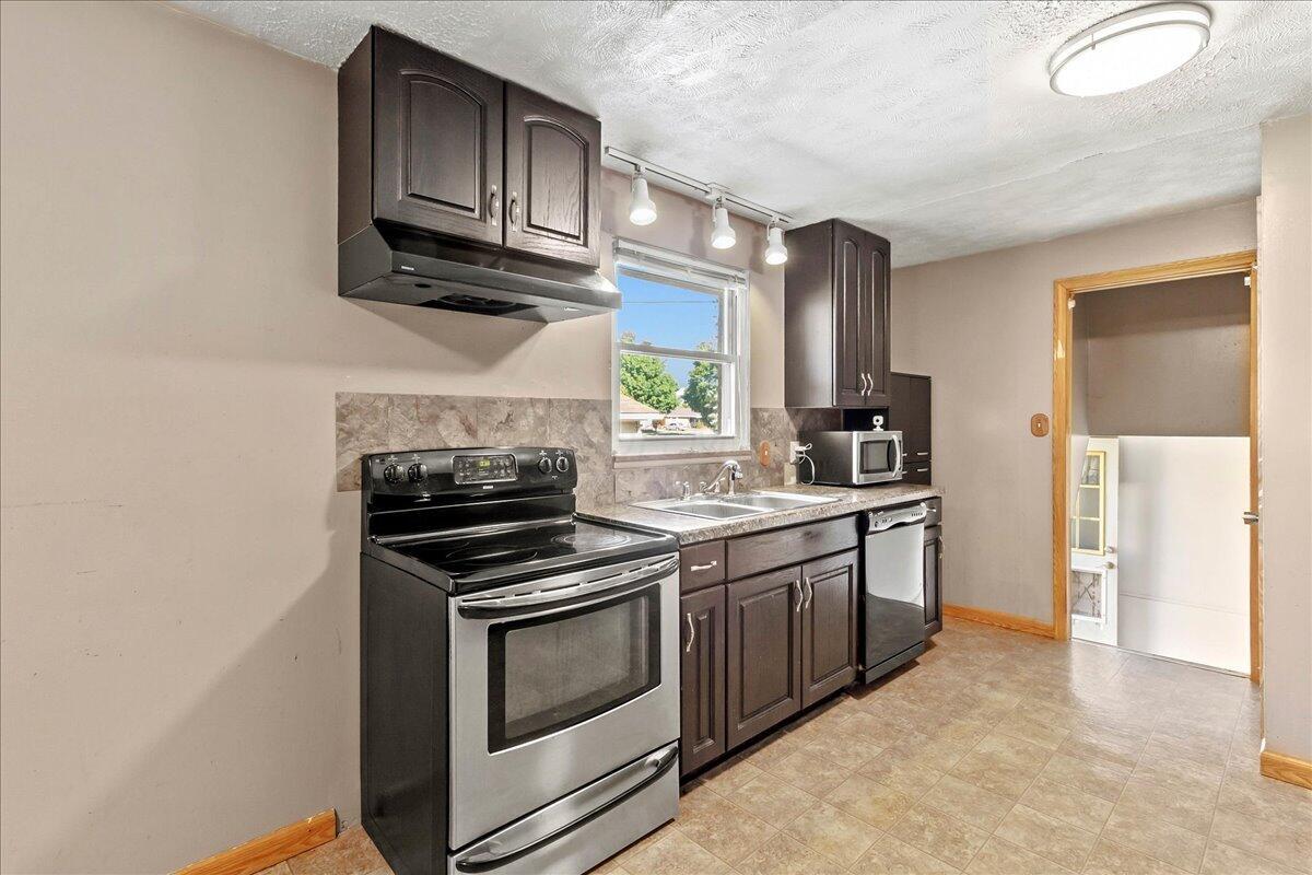 1200 Erie Street Property Photo 12