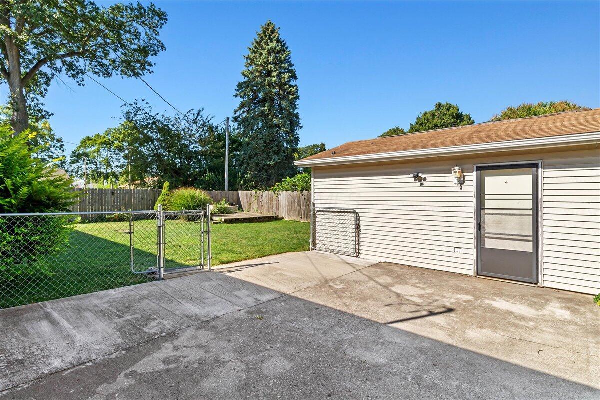 1200 Erie Street Property Photo 30