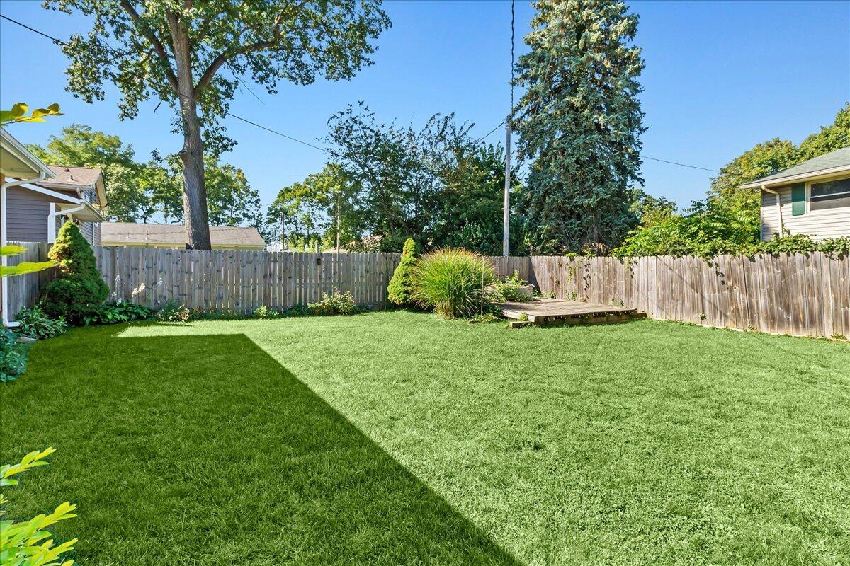 1200 Erie Street Property Photo 33