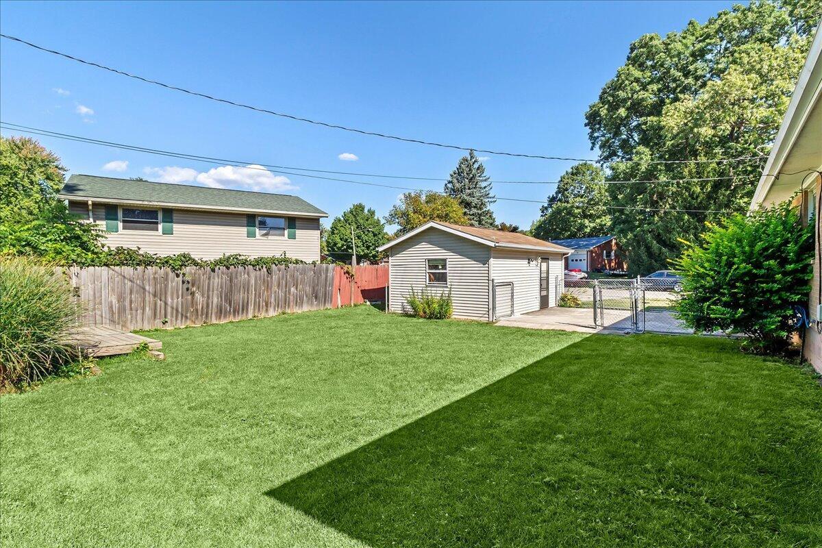 1200 Erie Street Property Photo 35