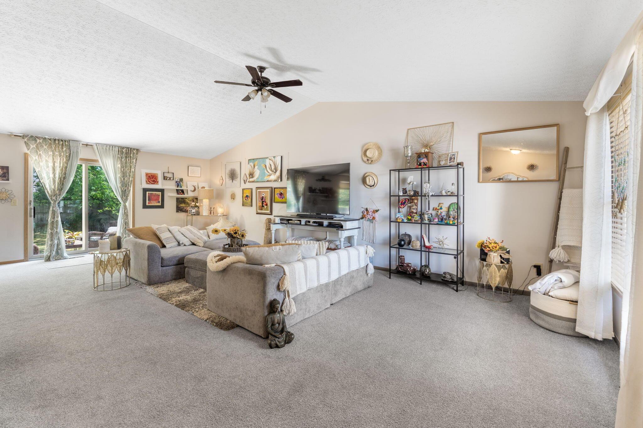 496 Tourmaline Drive Property Photo 5