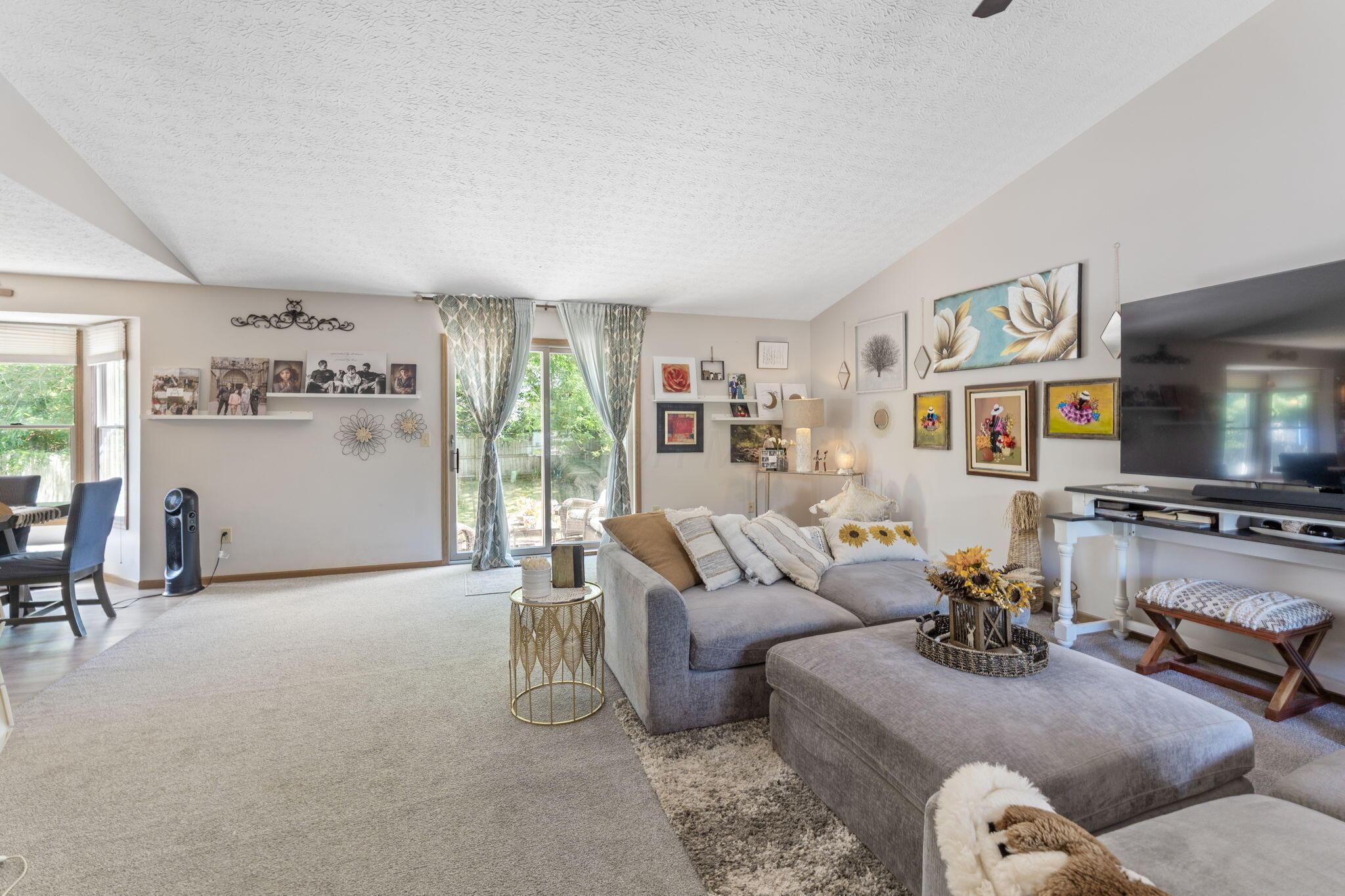 496 Tourmaline Drive Property Photo 7