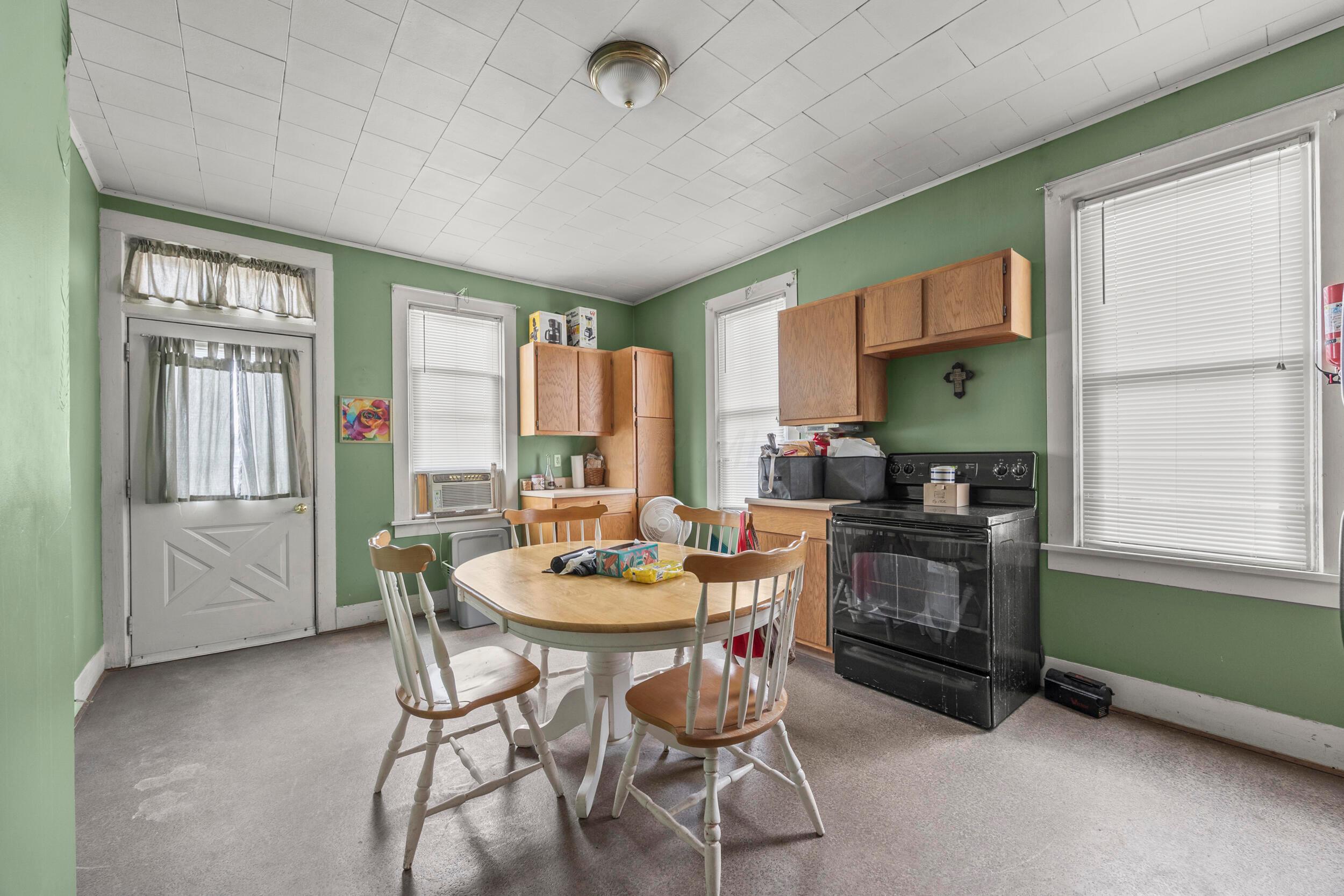 225 S Sandusky Avenue, 2 Property Photo 18