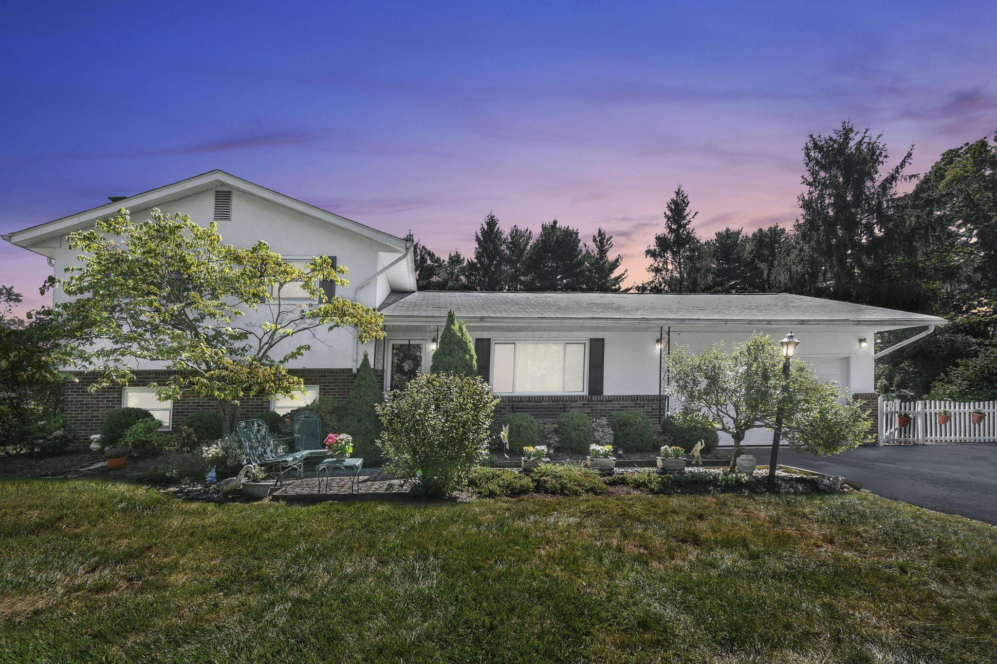 90 Lorraine Boulevard Property Photo 1