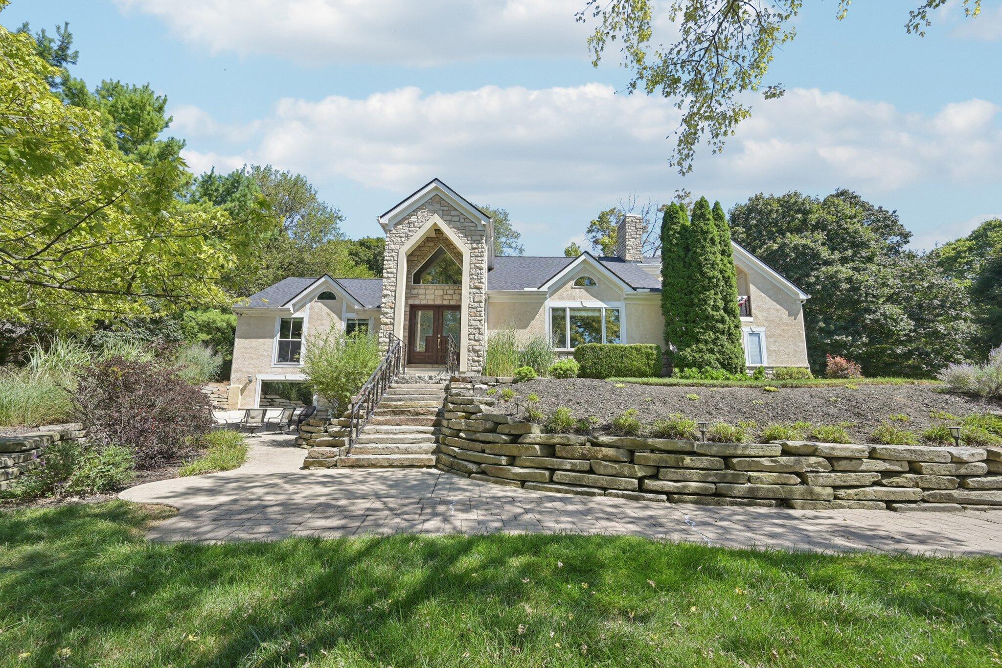 10669 Riverside Drive Property Photo 1