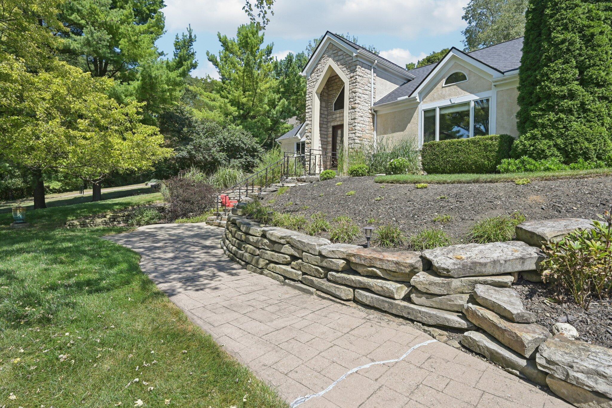 10669 Riverside Drive Property Photo 12