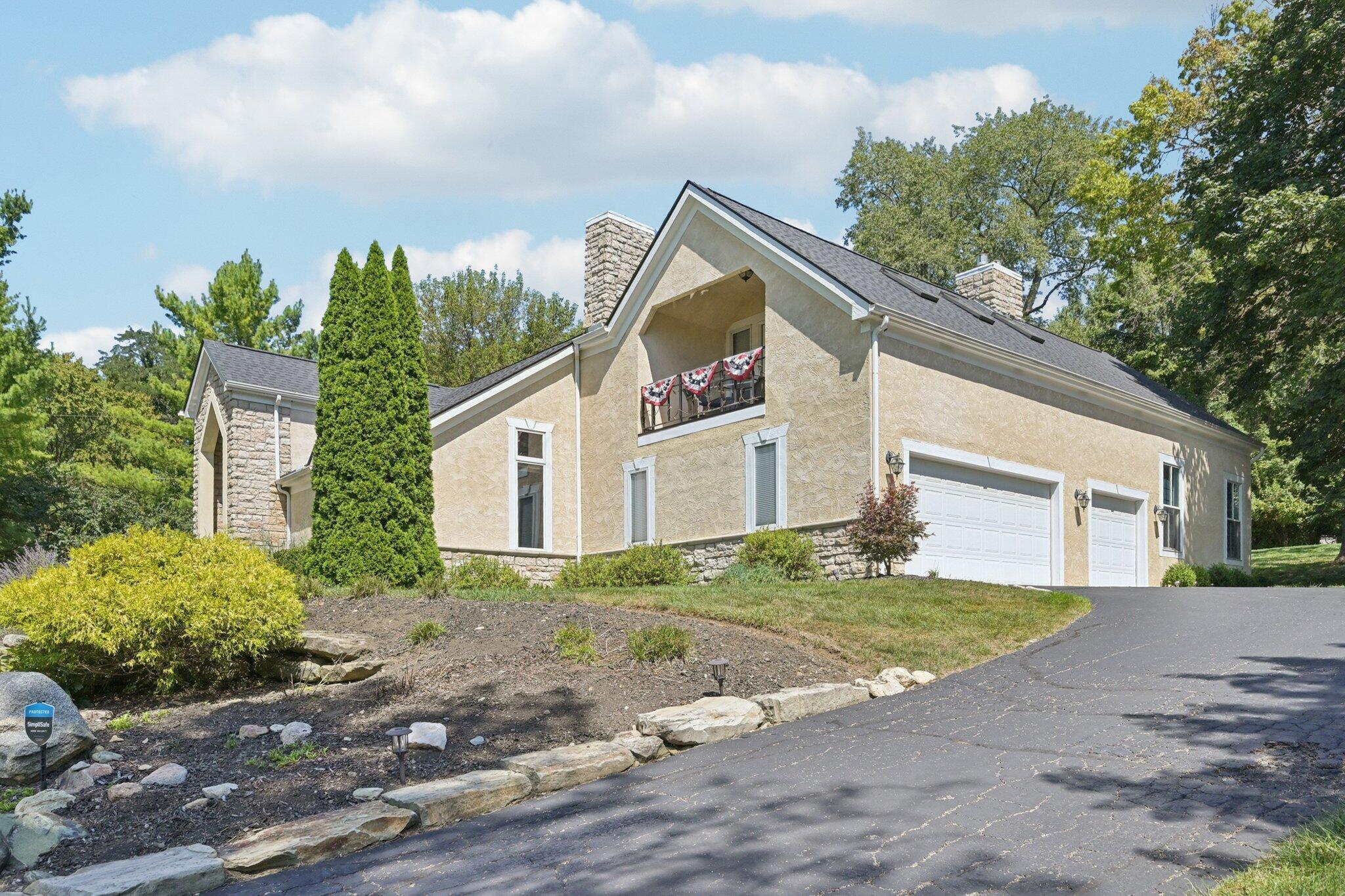 10669 Riverside Drive Property Photo 14