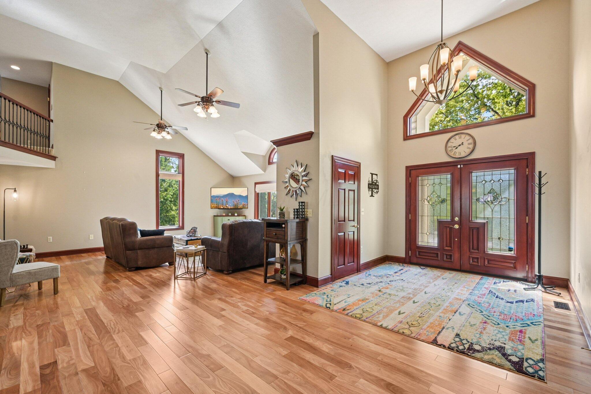 10669 Riverside Drive Property Photo 18