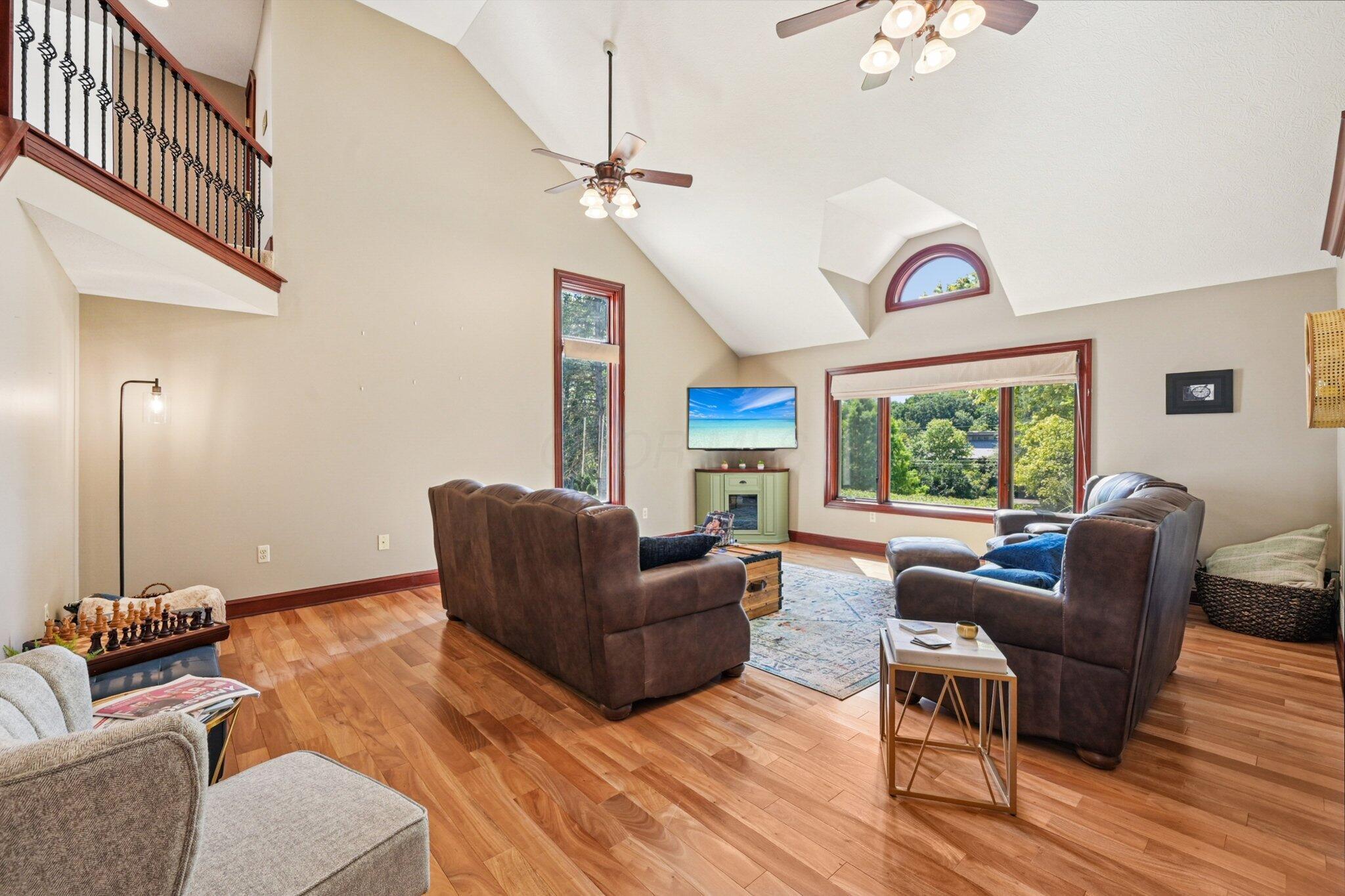 10669 Riverside Drive Property Photo 20