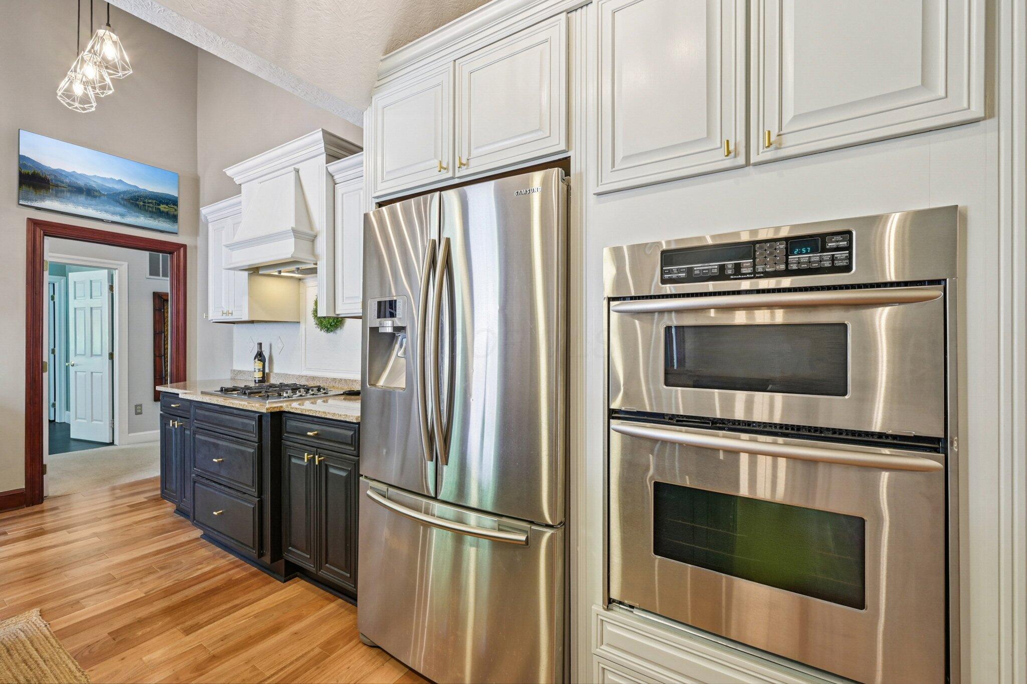 10669 Riverside Drive Property Photo 33