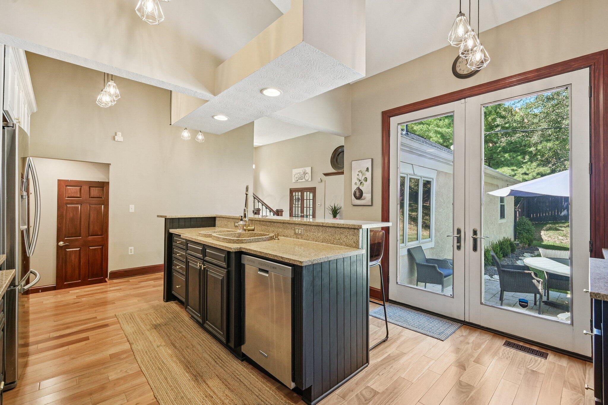 10669 Riverside Drive Property Photo 34
