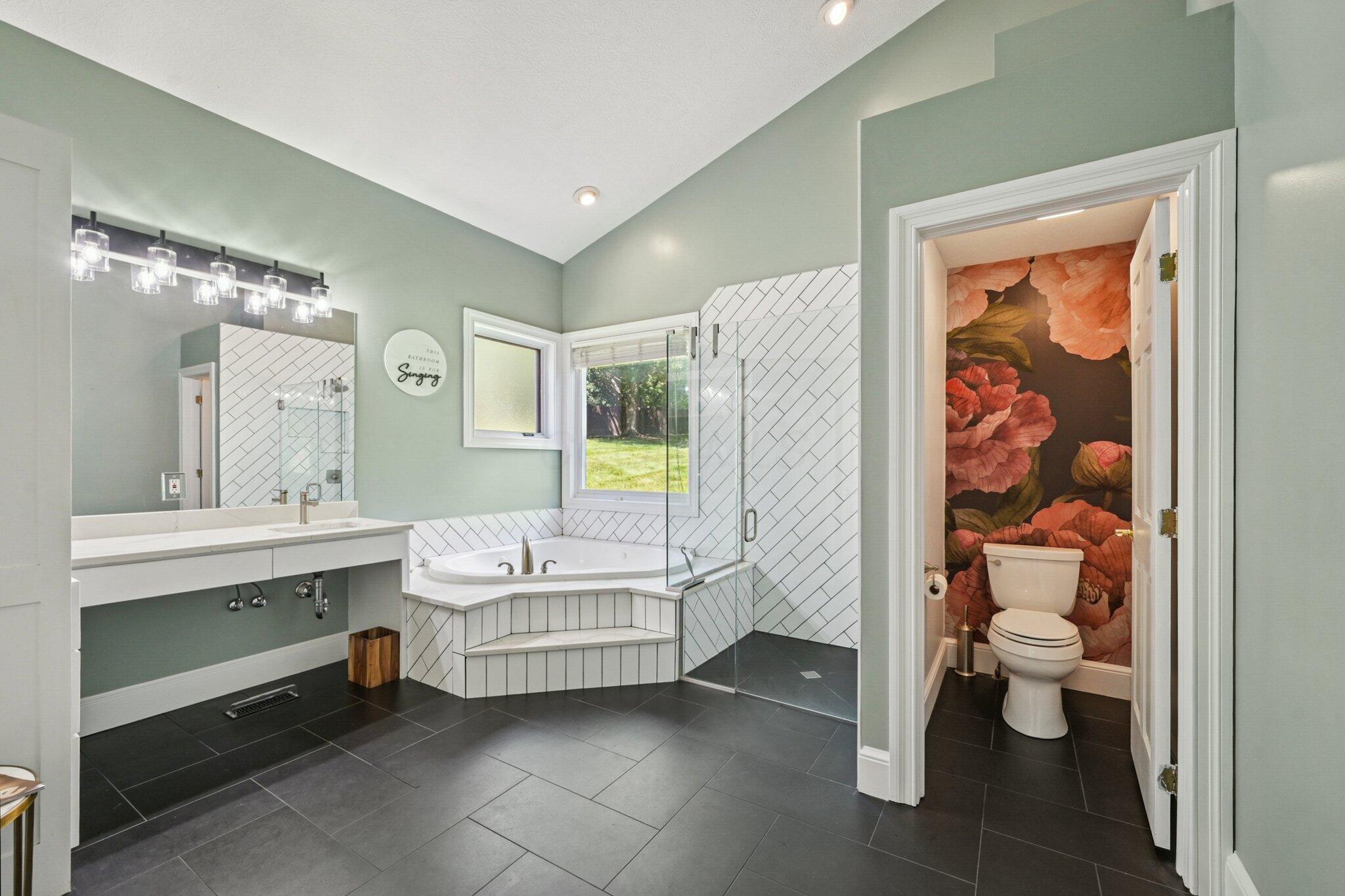 10669 Riverside Drive Property Photo 40