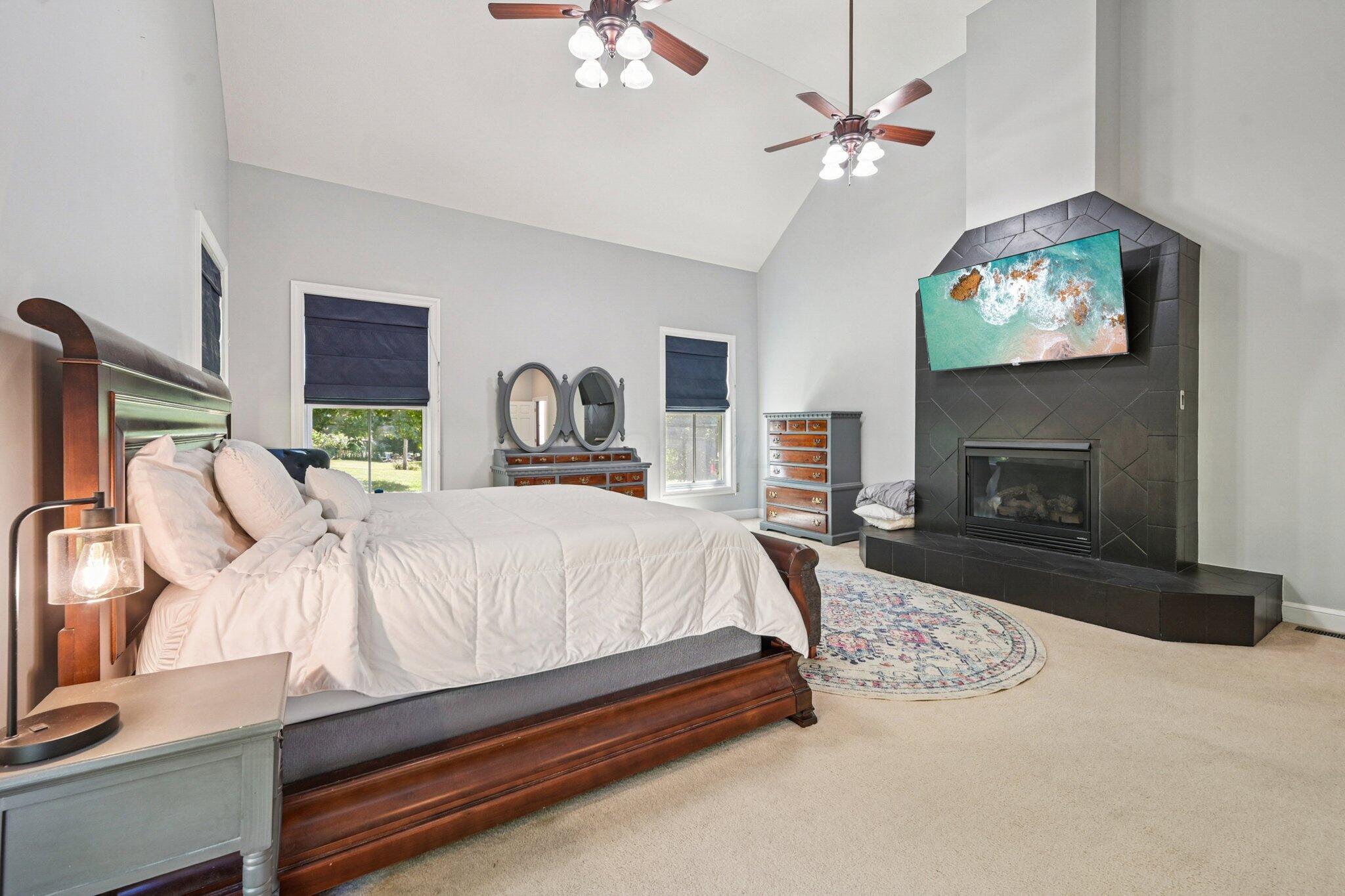 10669 Riverside Drive Property Photo 46