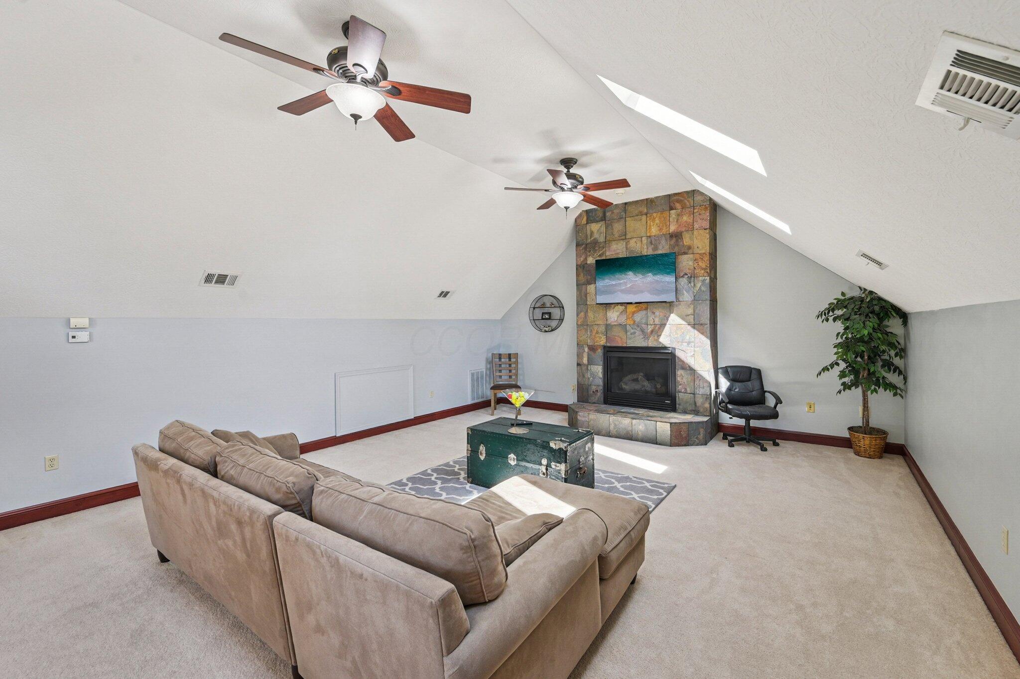 10669 Riverside Drive Property Photo 51