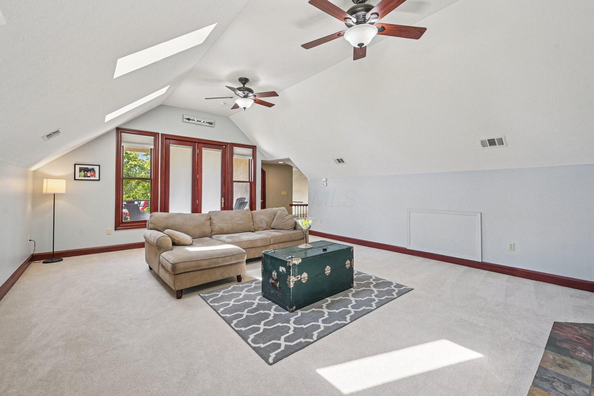 10669 Riverside Drive Property Photo 52
