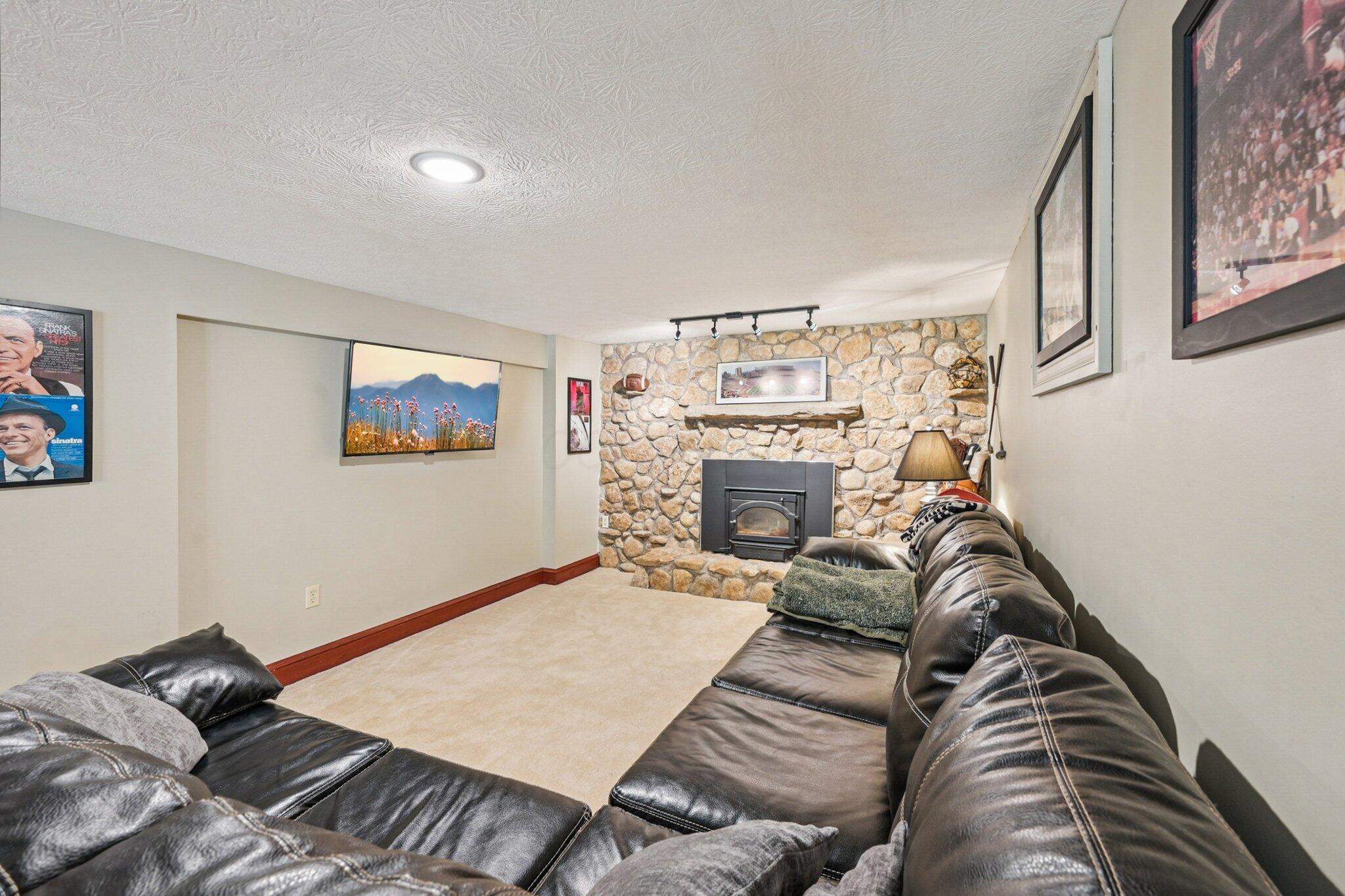 10669 Riverside Drive Property Photo 55