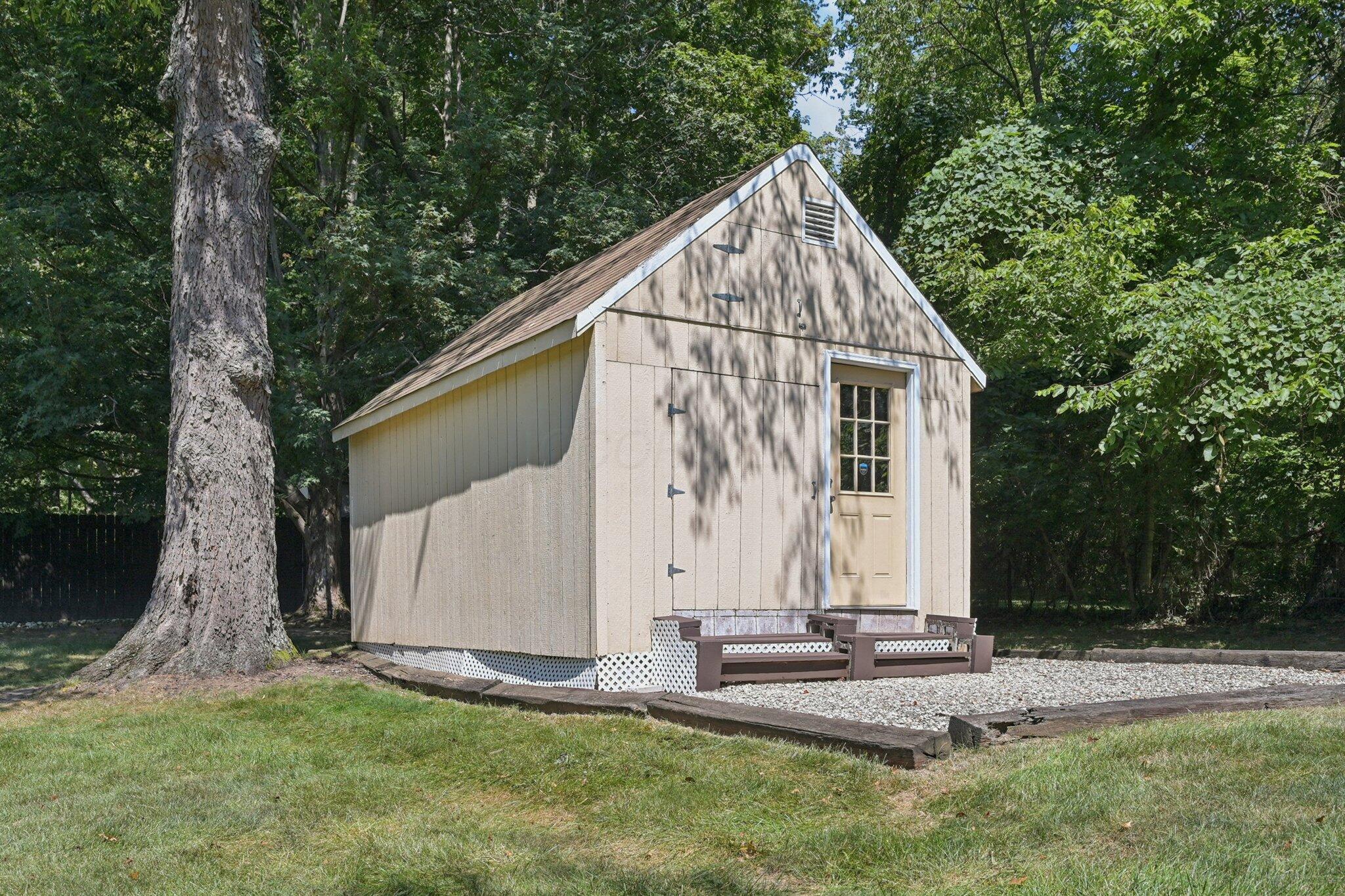 10669 Riverside Drive Property Photo 77