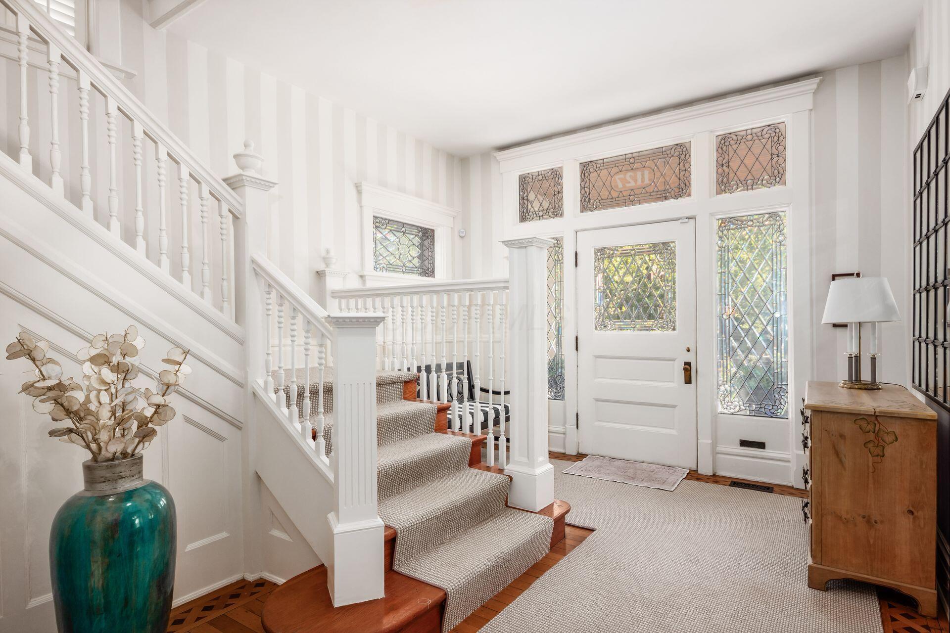 1127 Neil Avenue Property Photo 6