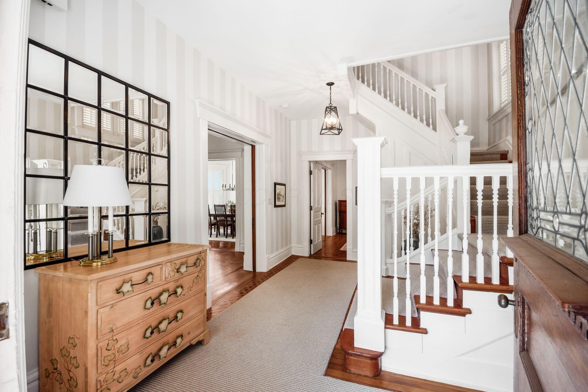 1127 Neil Avenue Property Photo 7