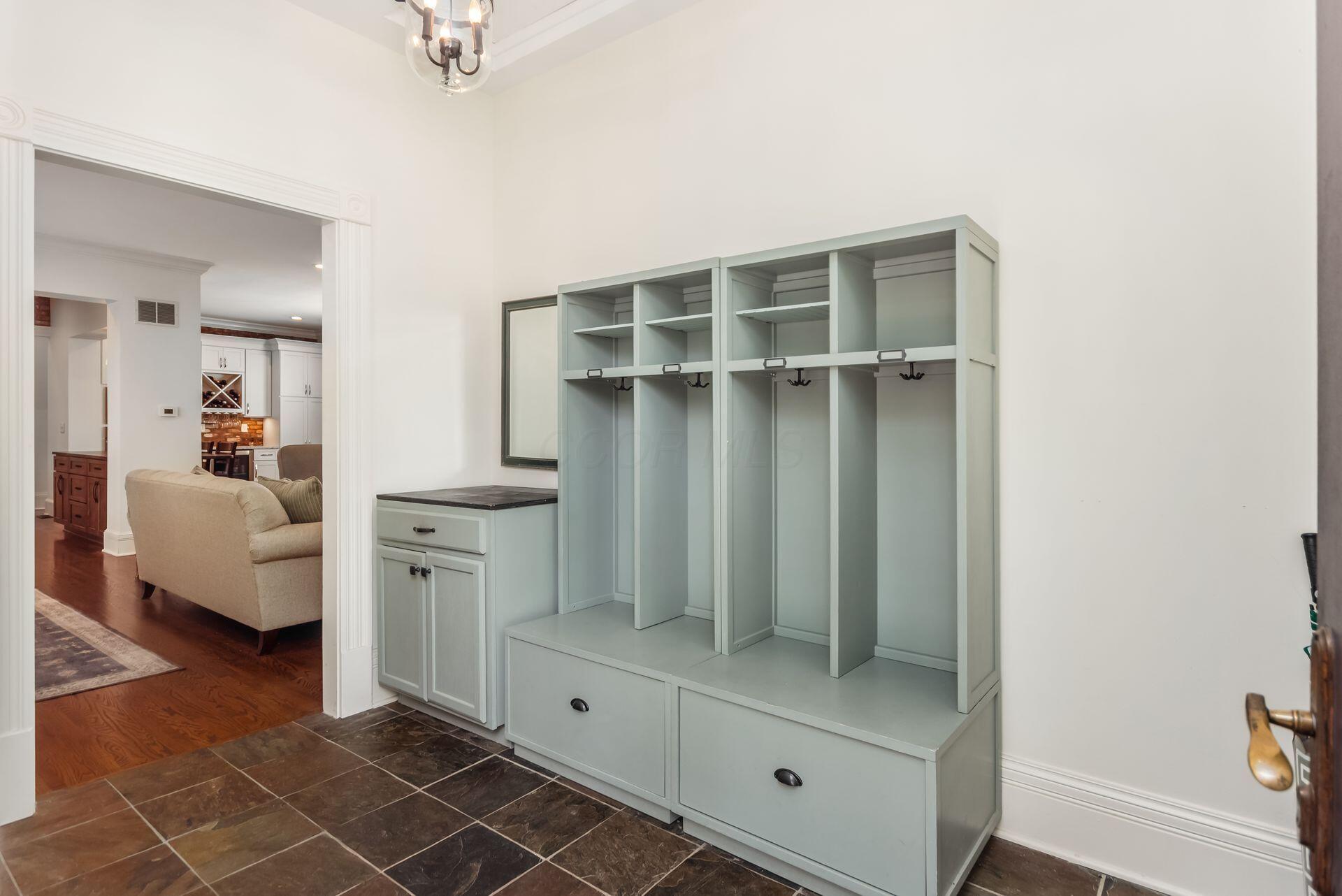 1127 Neil Avenue Property Photo 28