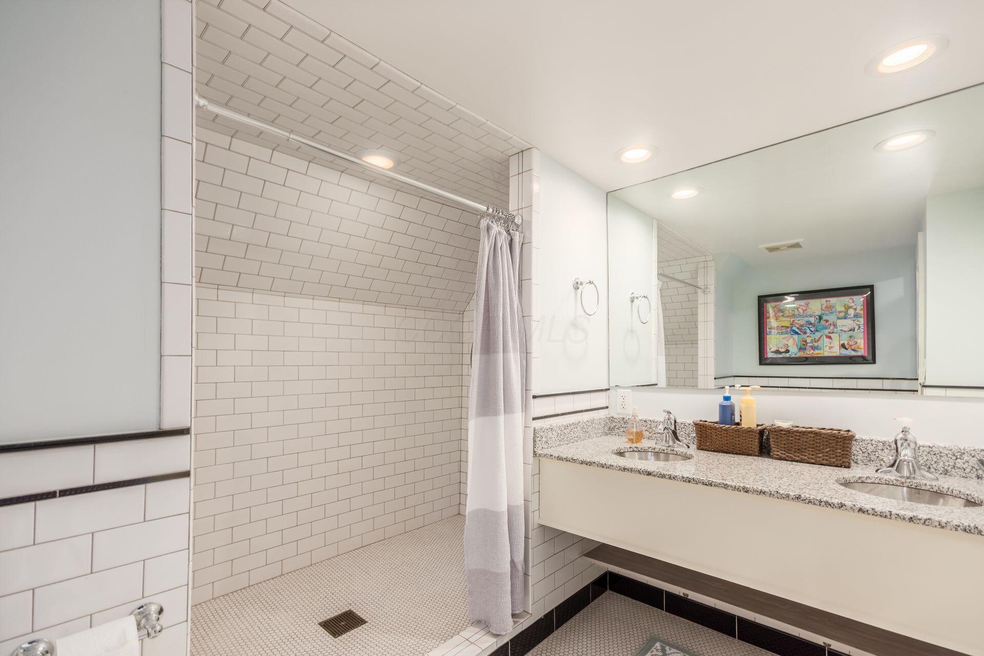 1127 Neil Avenue Property Photo 46