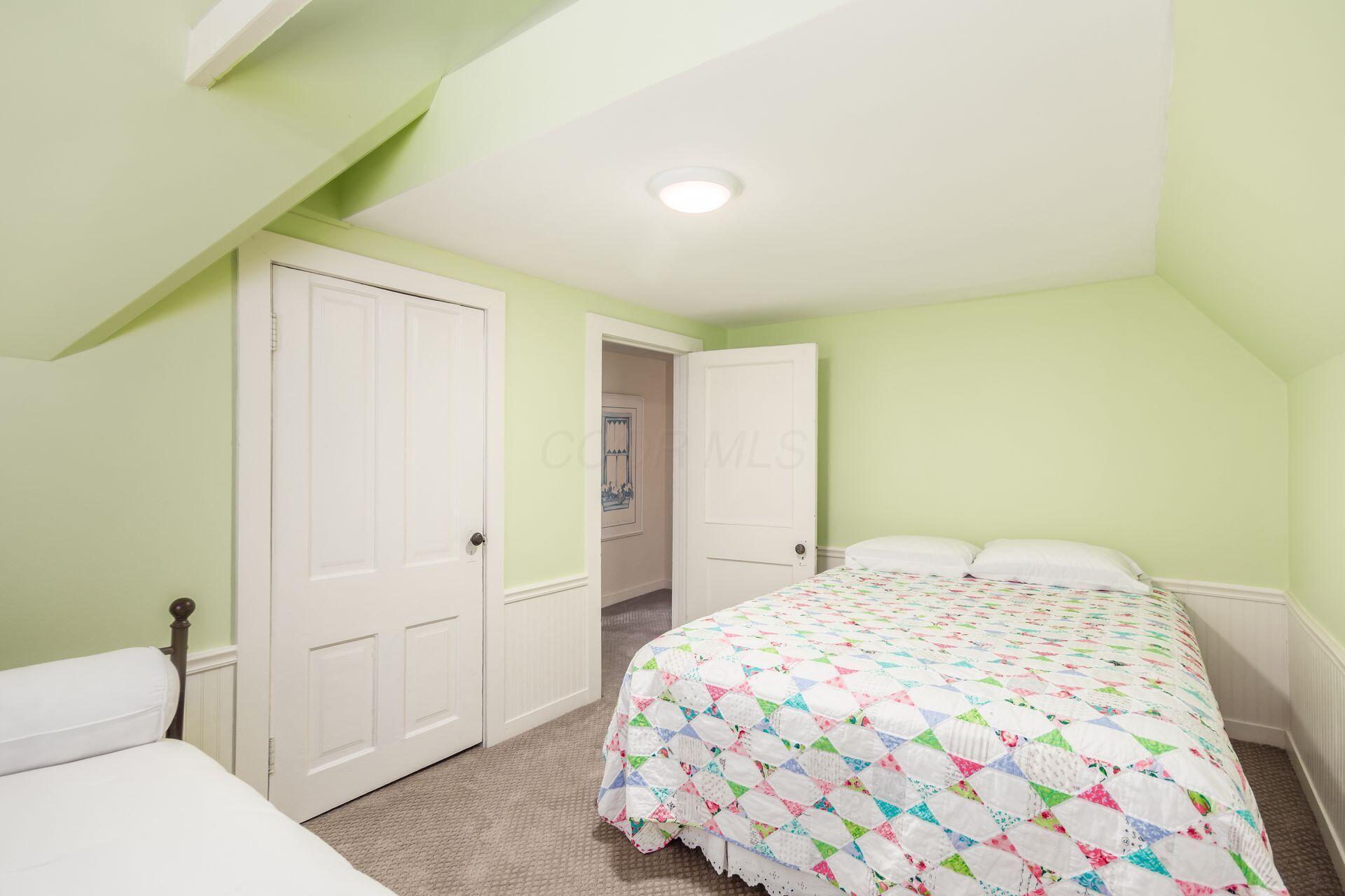 1127 Neil Avenue Property Photo 48