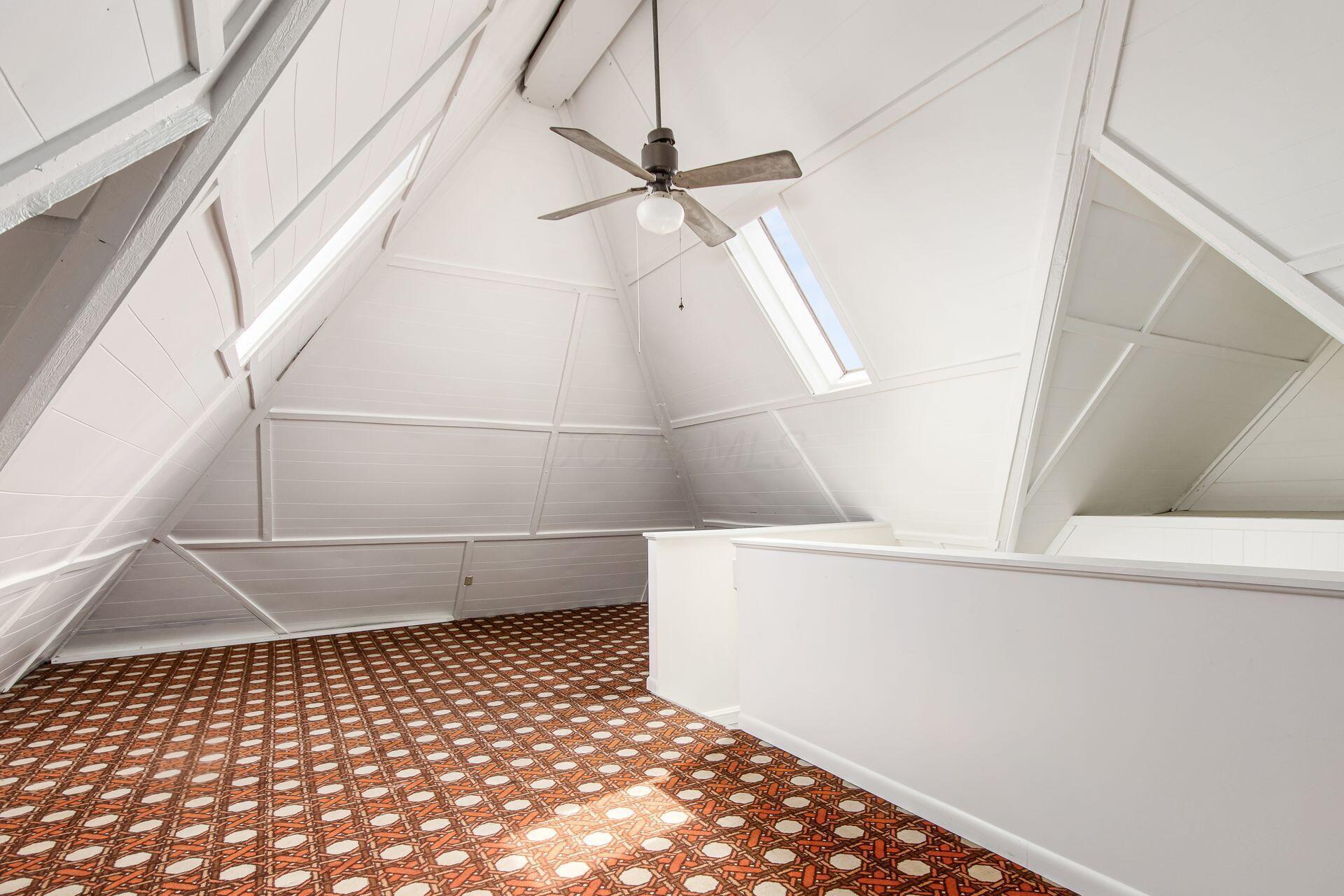 1127 Neil Avenue Property Photo 53