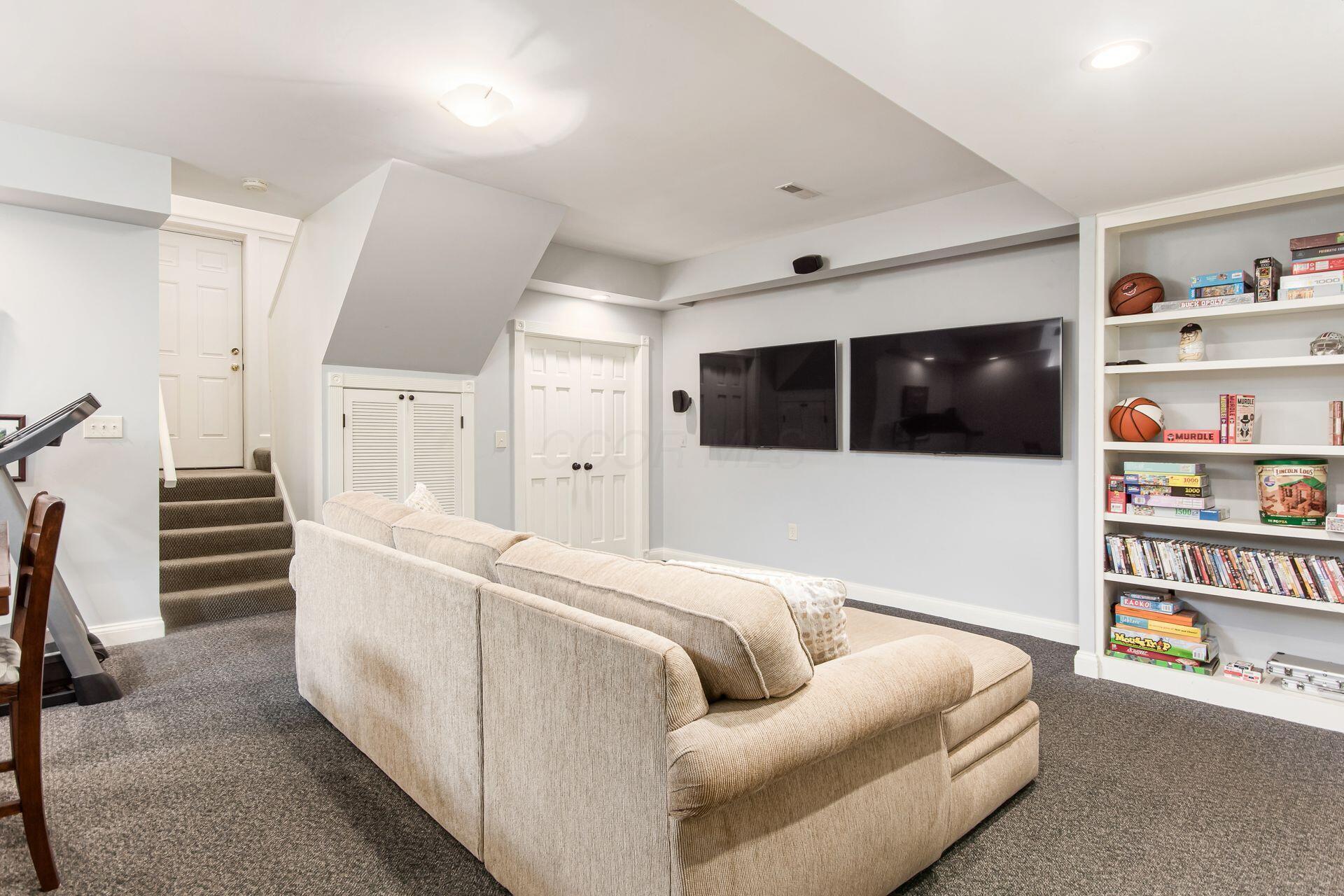 1127 Neil Avenue Property Photo 55