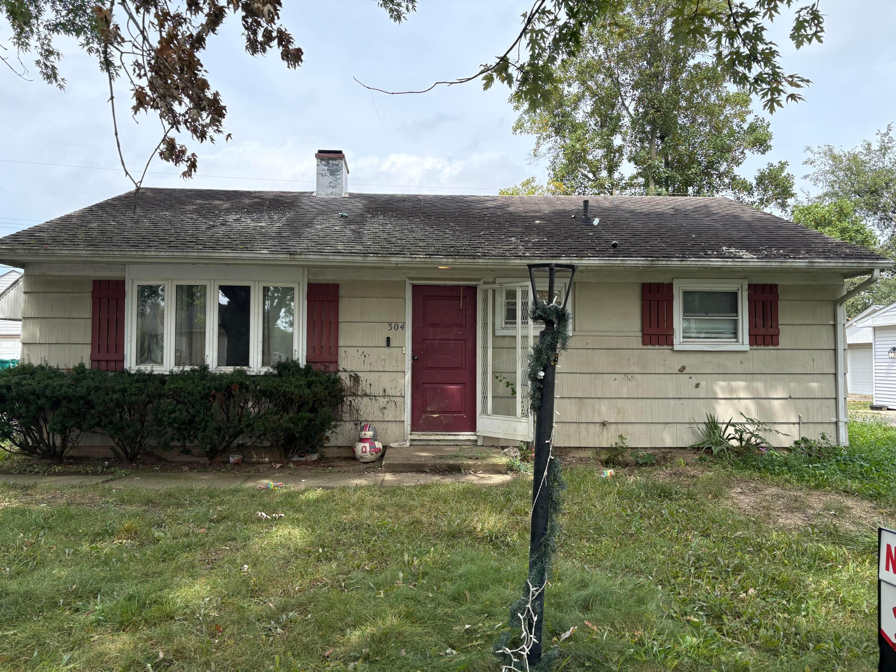 304 Middle Drive Property Photo 1