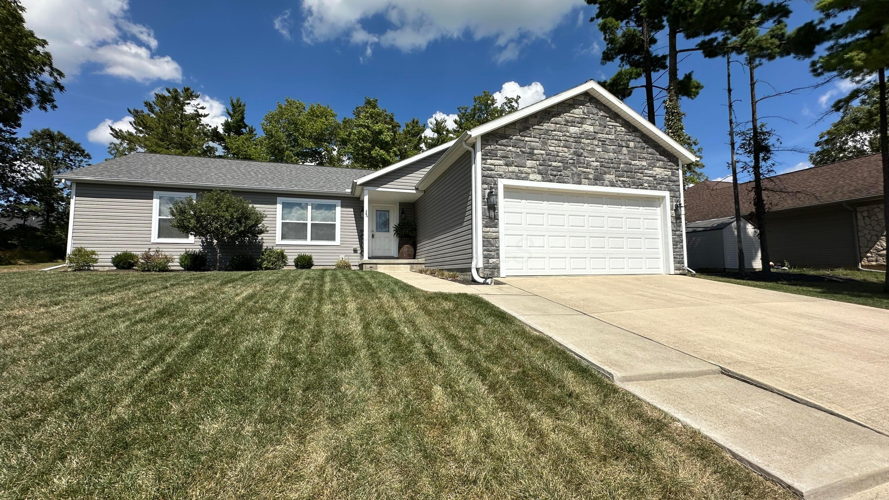 1413 Pinewood Court Property Photo 1