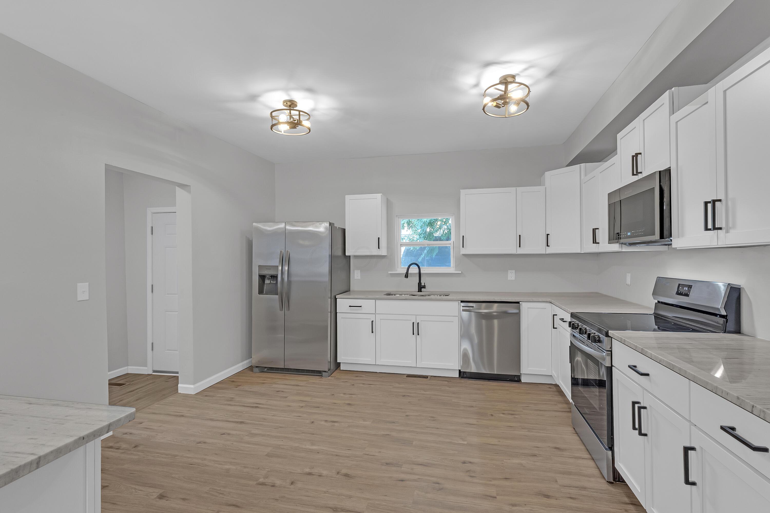 148 W Park Avenue Property Photo 7