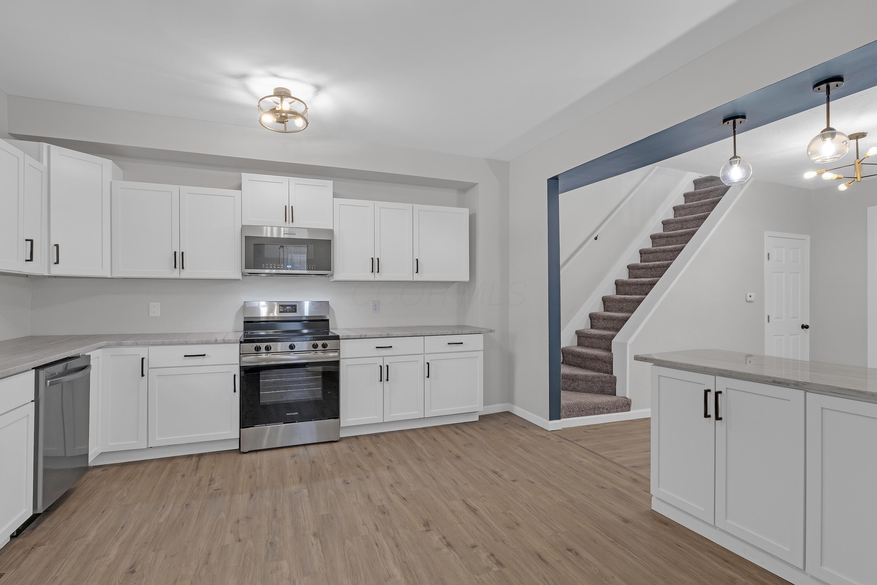 148 W Park Avenue Property Photo 8