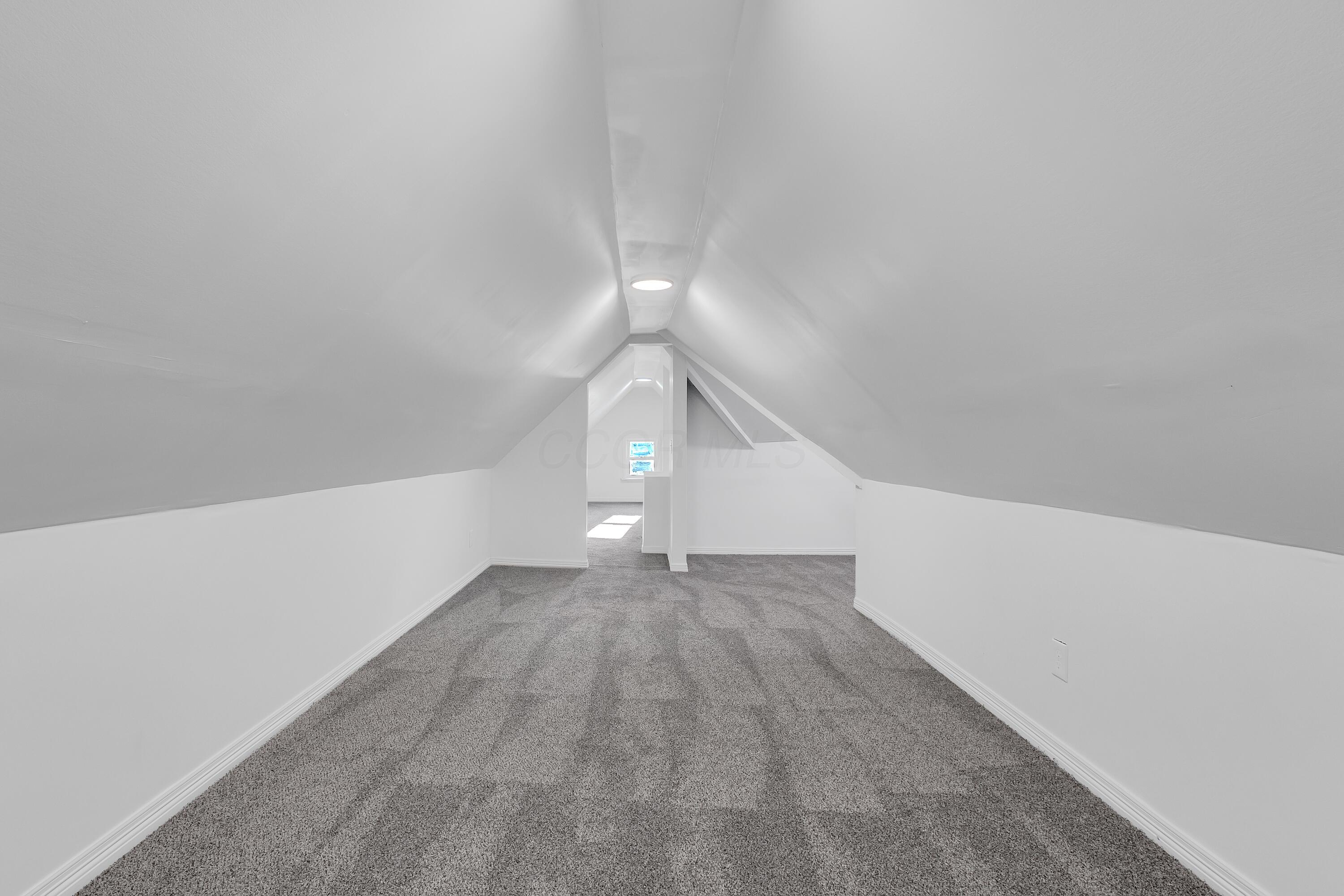 148 W Park Avenue Property Photo 18